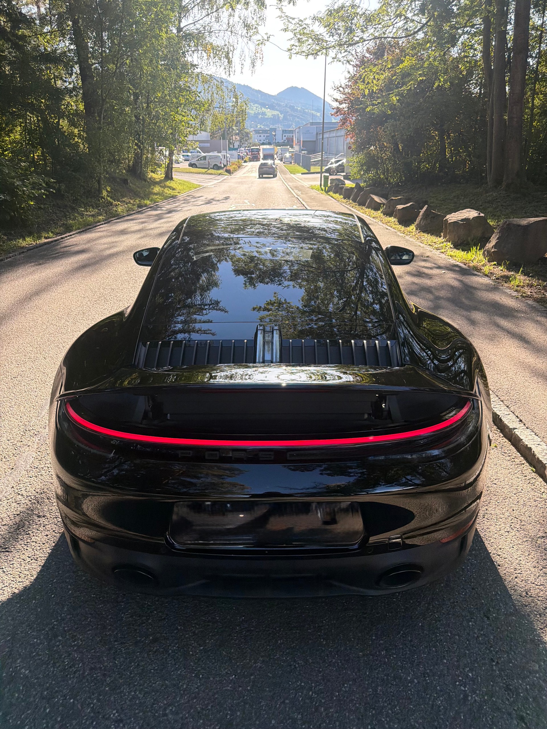 PORSCHE Carrera 4 GTS-image-1