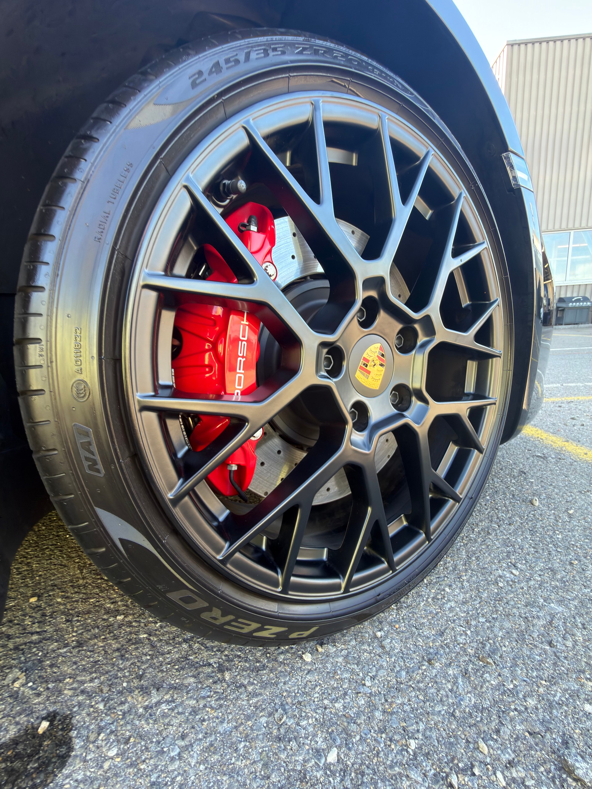 PORSCHE Carrera 4 GTS-image-8