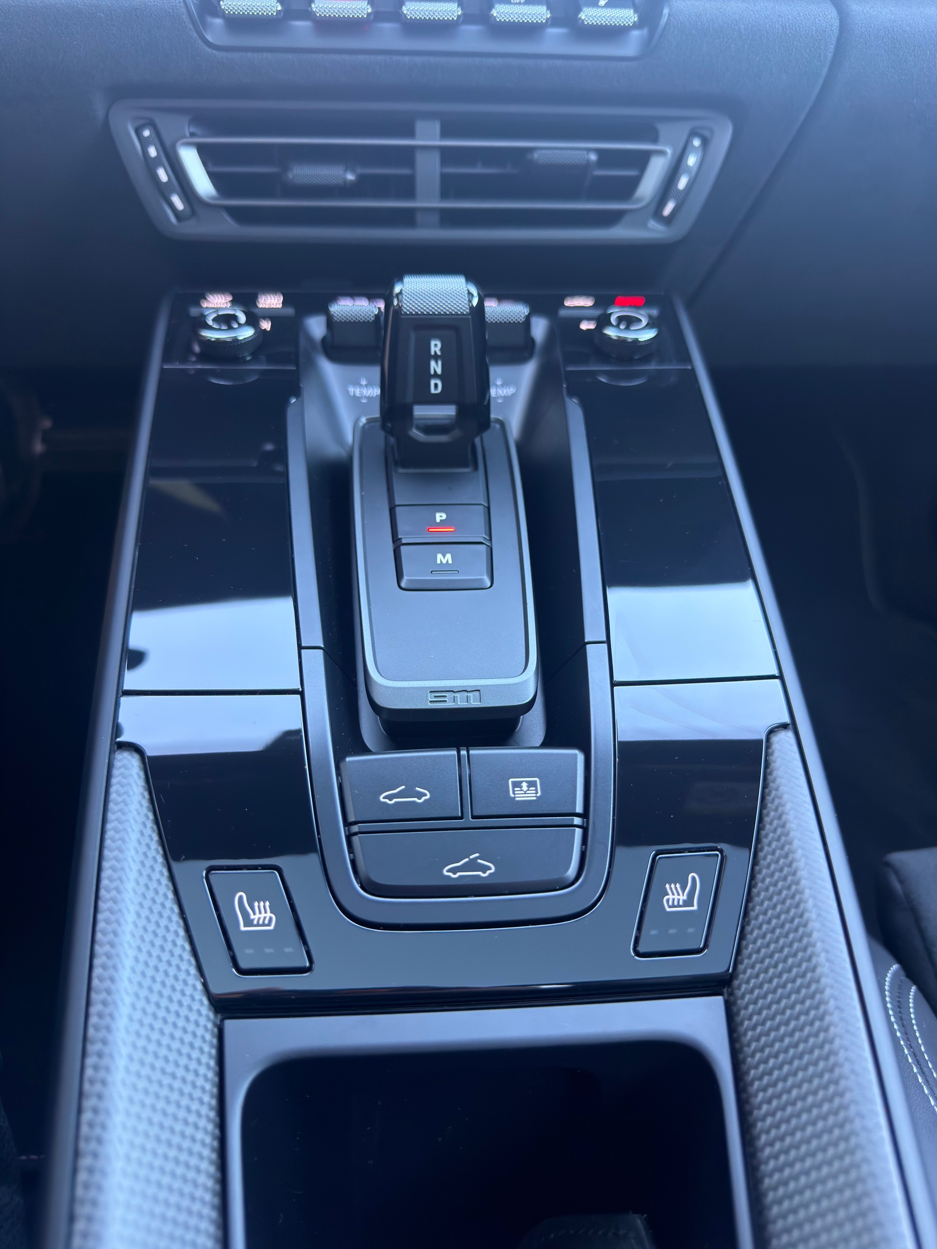 PORSCHE Carrera 4 GTS-image-15