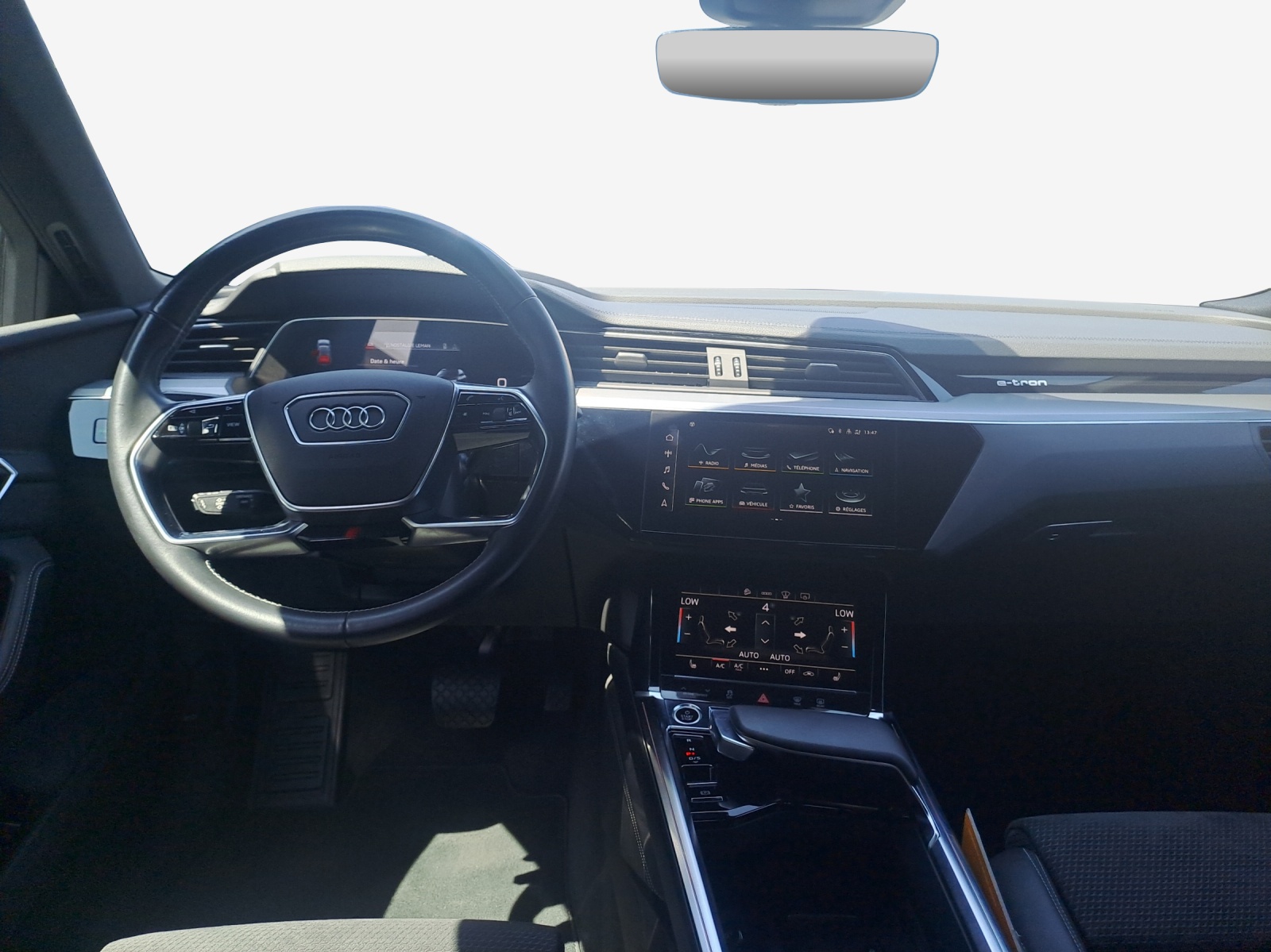 AUDI e-tron 55 Sportback S Line quattro-image-9