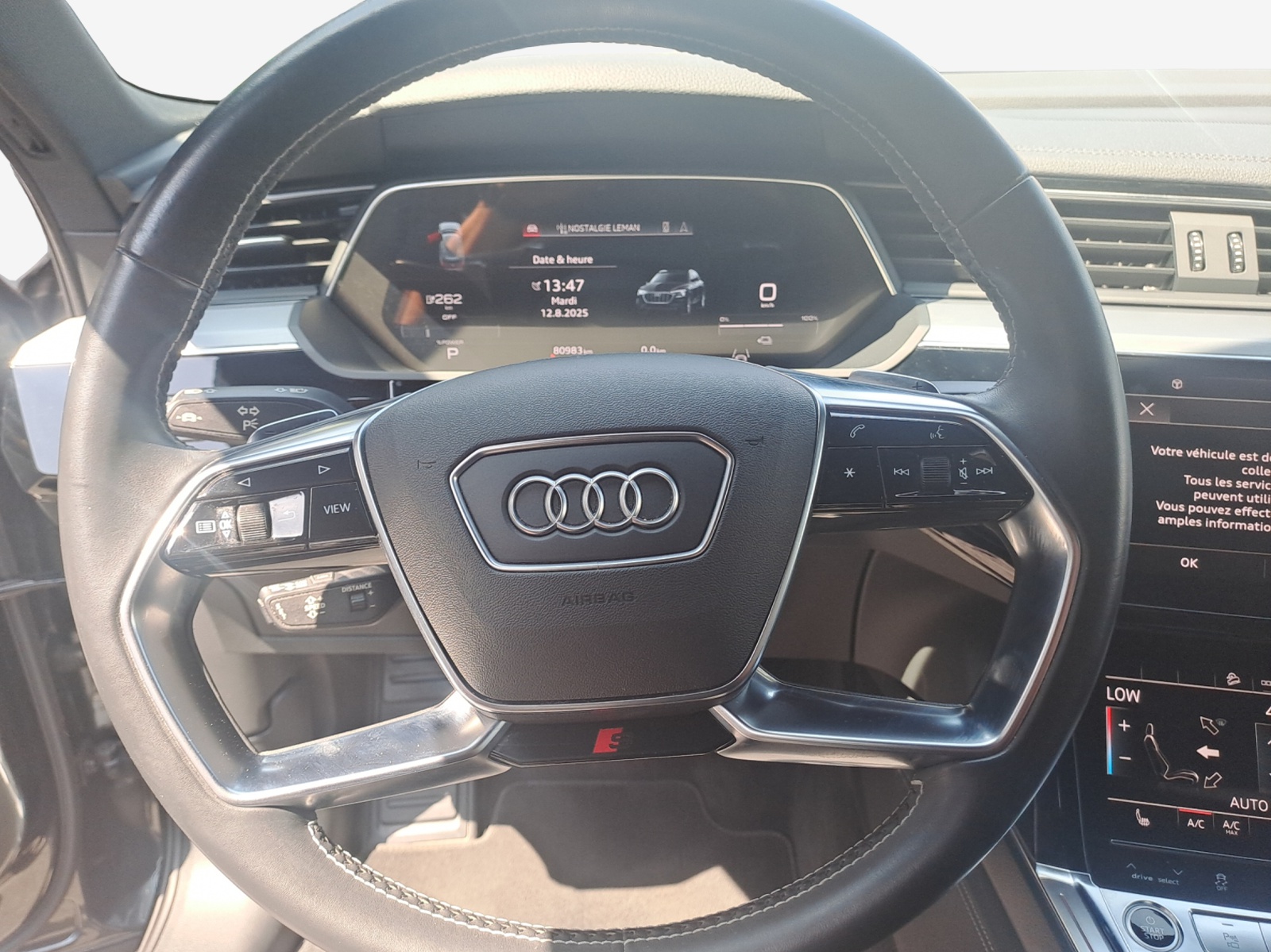 AUDI e-tron 55 Sportback S Line quattro-image-10