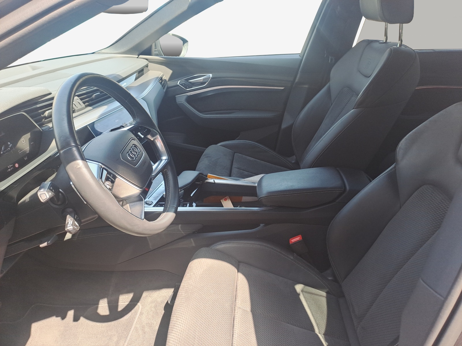 AUDI e-tron 55 Sportback S Line quattro-image-8
