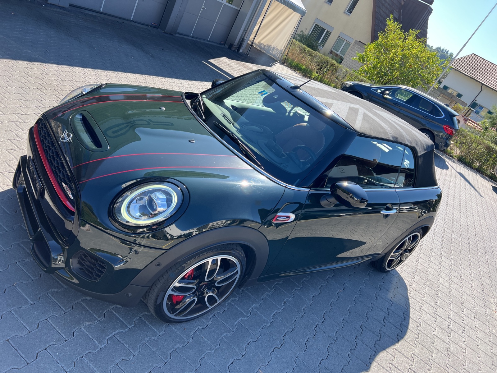 MINI Cooper John Cooper Works Cabriolet Steptronic-image-16