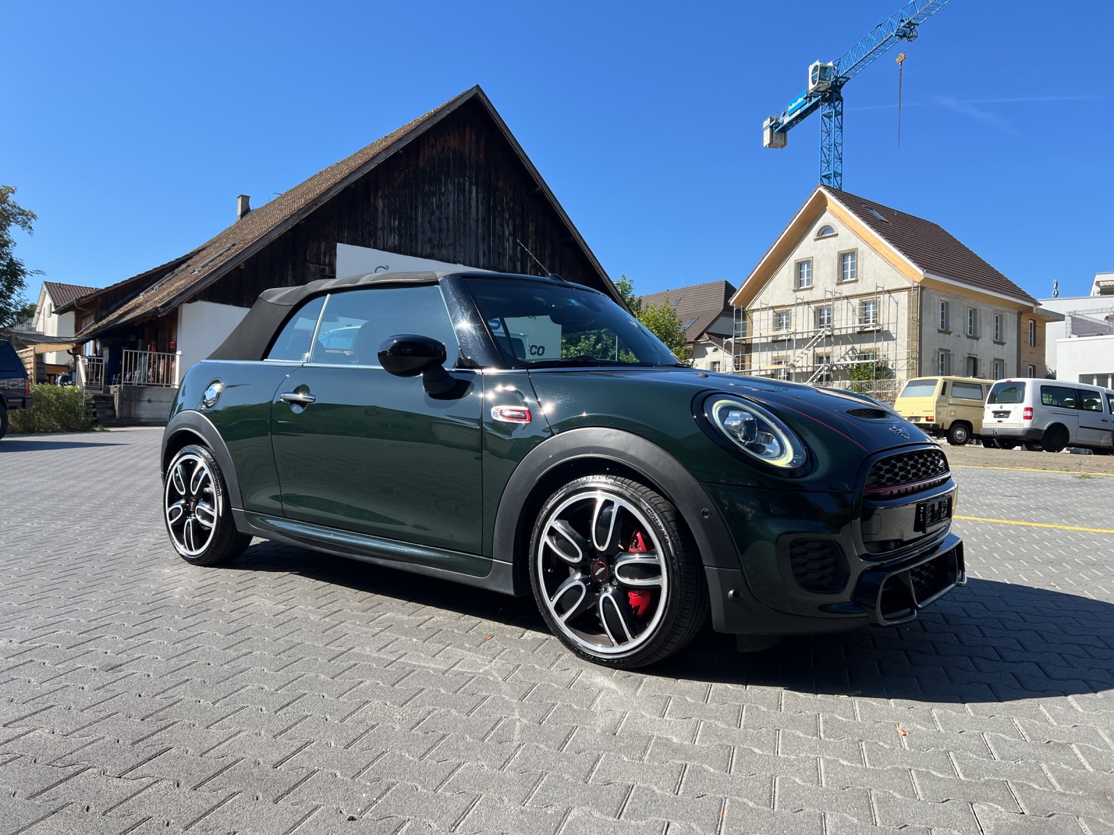 MINI Cooper John Cooper Works Cabriolet Steptronic-image-5