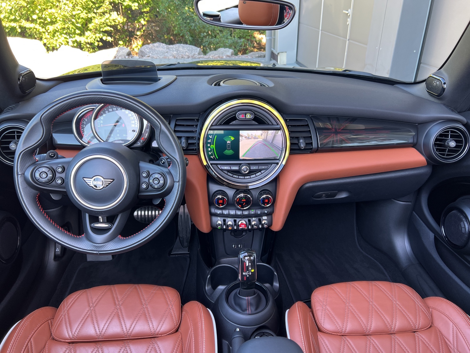 MINI Cooper John Cooper Works Cabriolet Steptronic-image-10