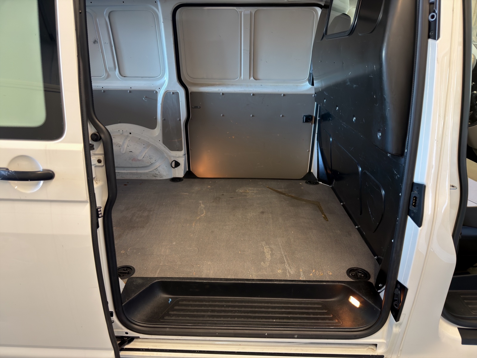 VW T6 2.0 TDI-image-11