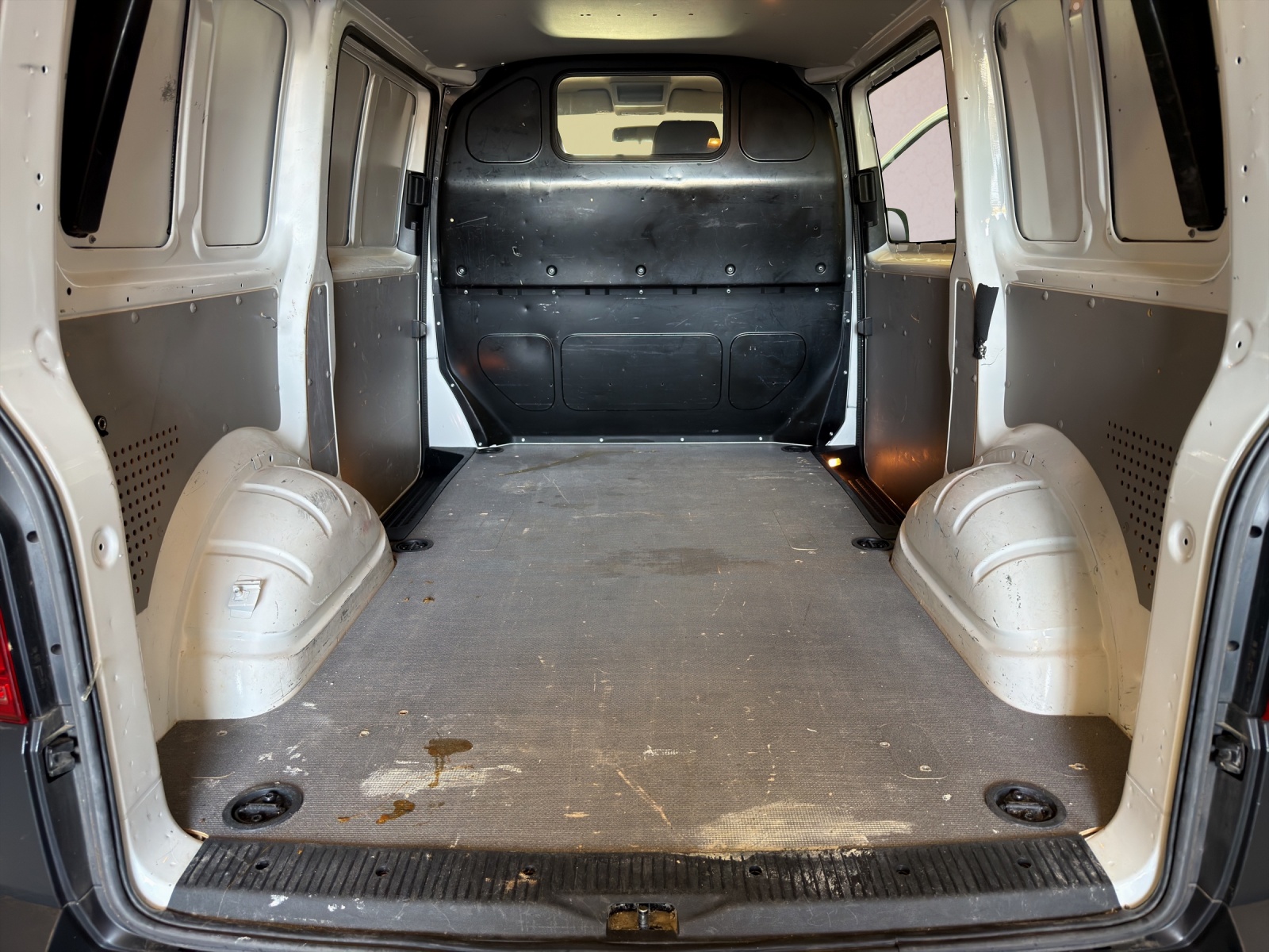 VW T6 2.0 TDI-image-15