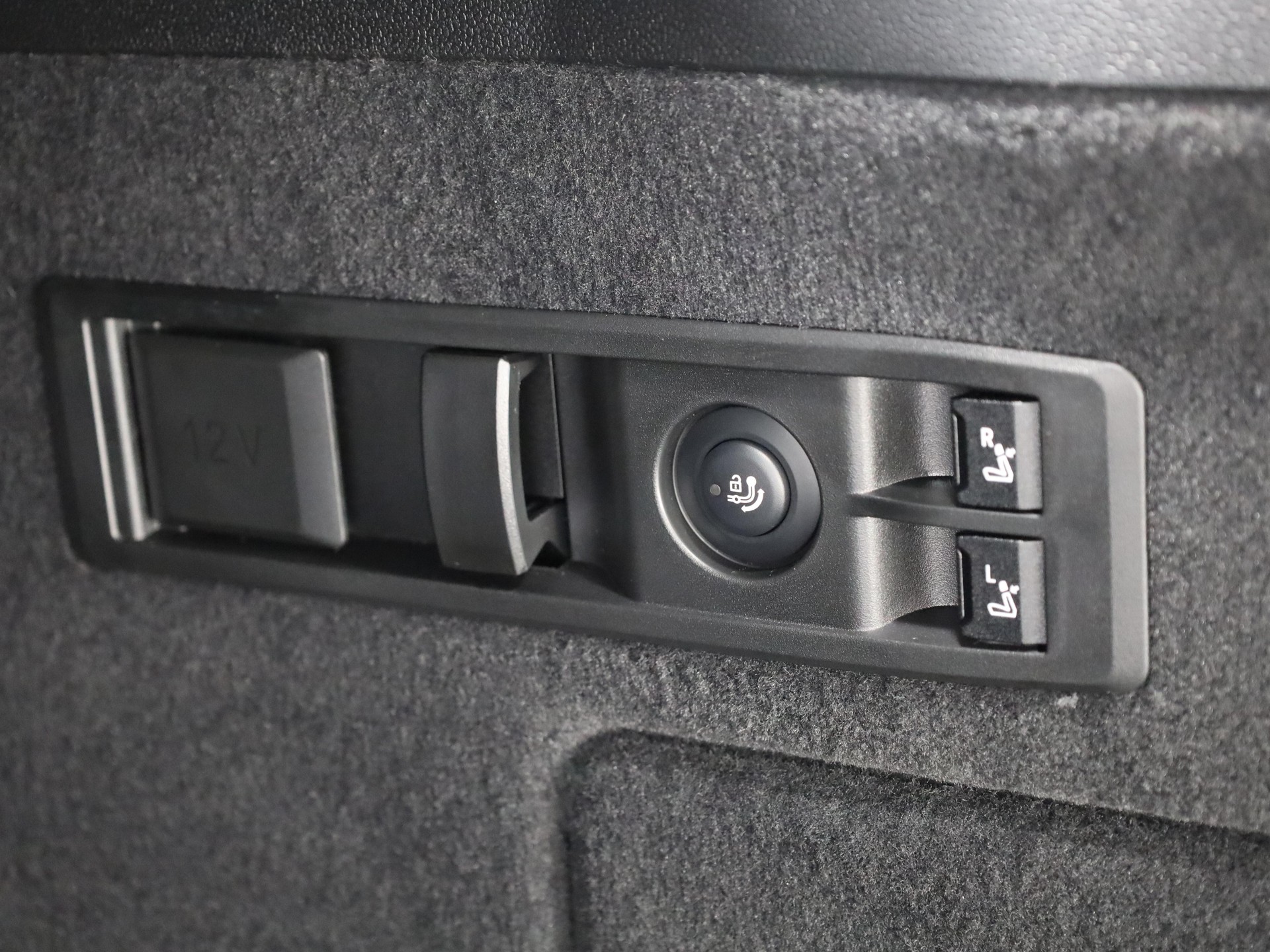 BMW iX I20 xDrive60-image-8