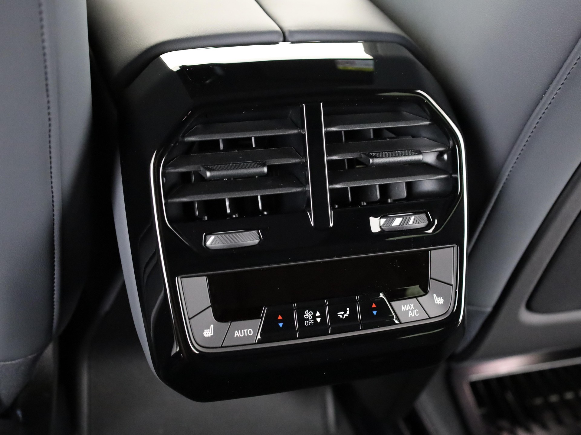 BMW iX I20 xDrive60-image-18