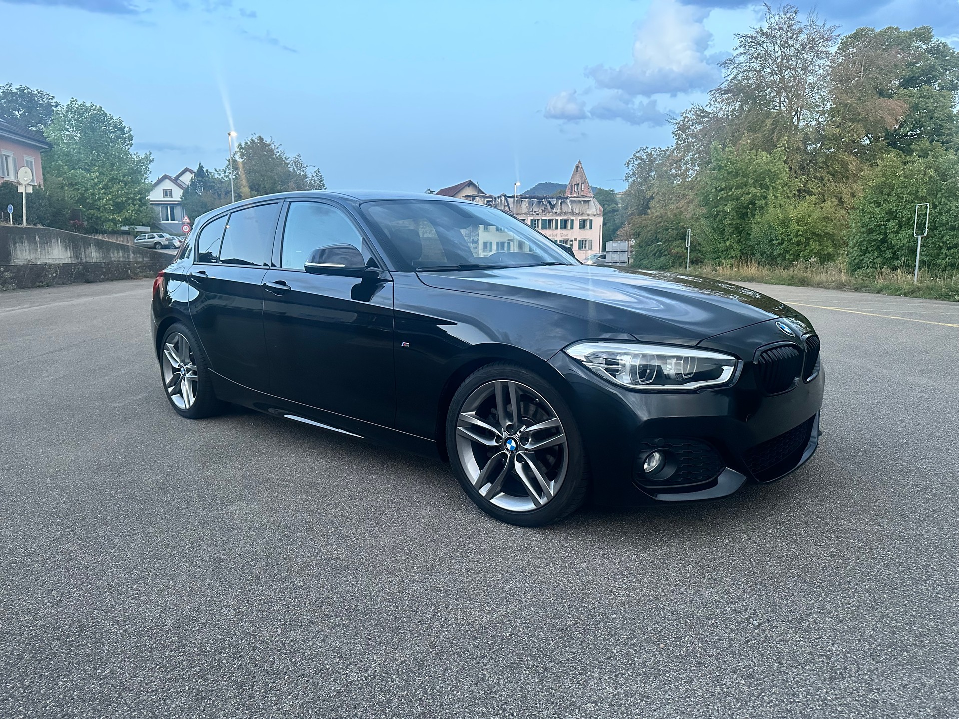 BMW 120i M Sport-image-2