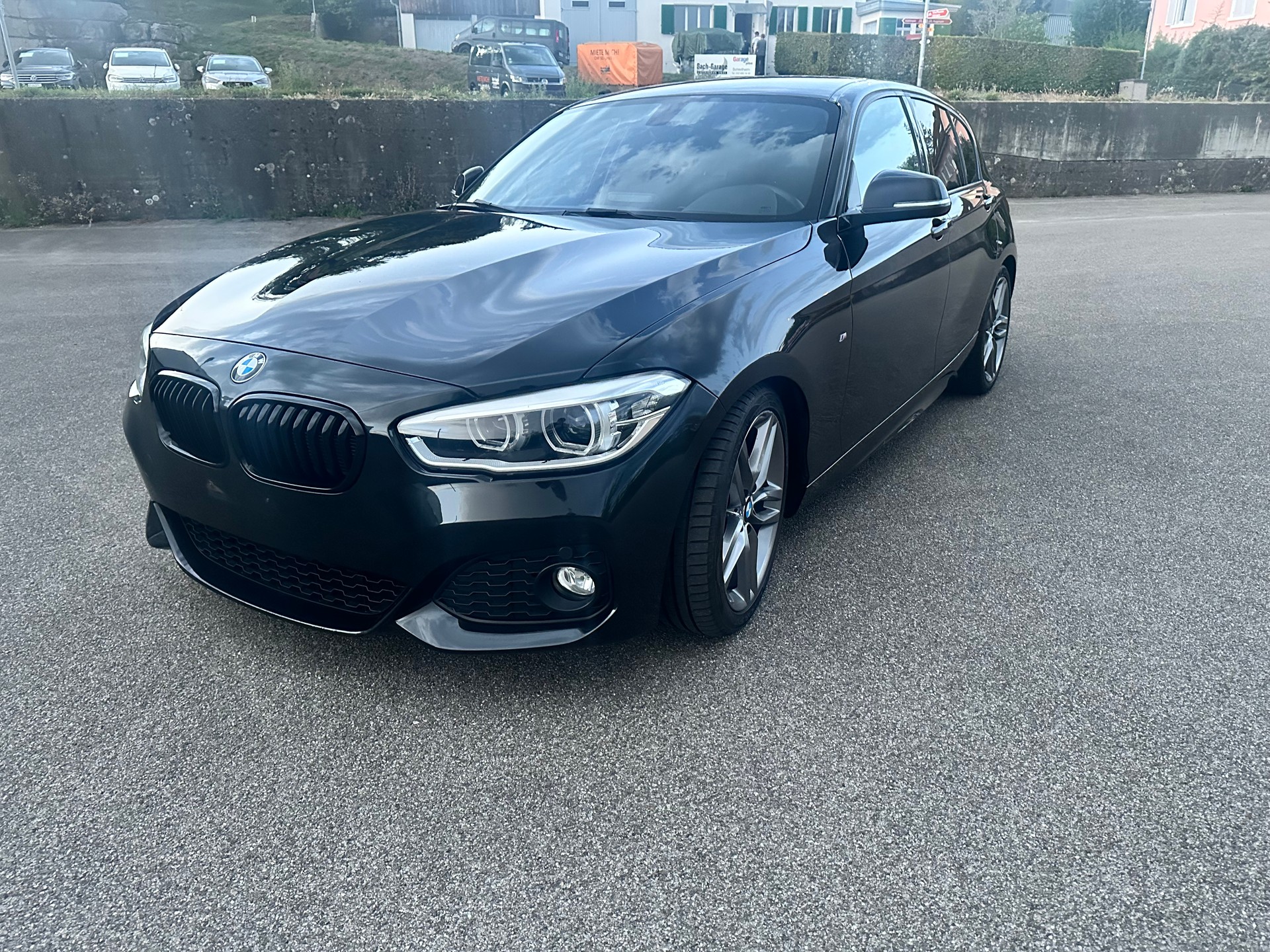 BMW 120i M Sport-image-4