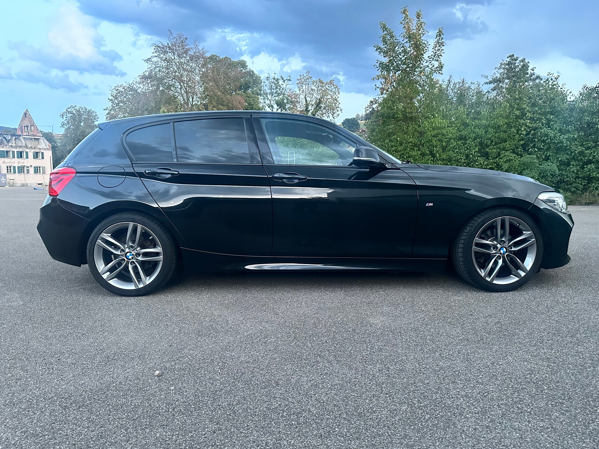 BMW 120i M Sport-image-9