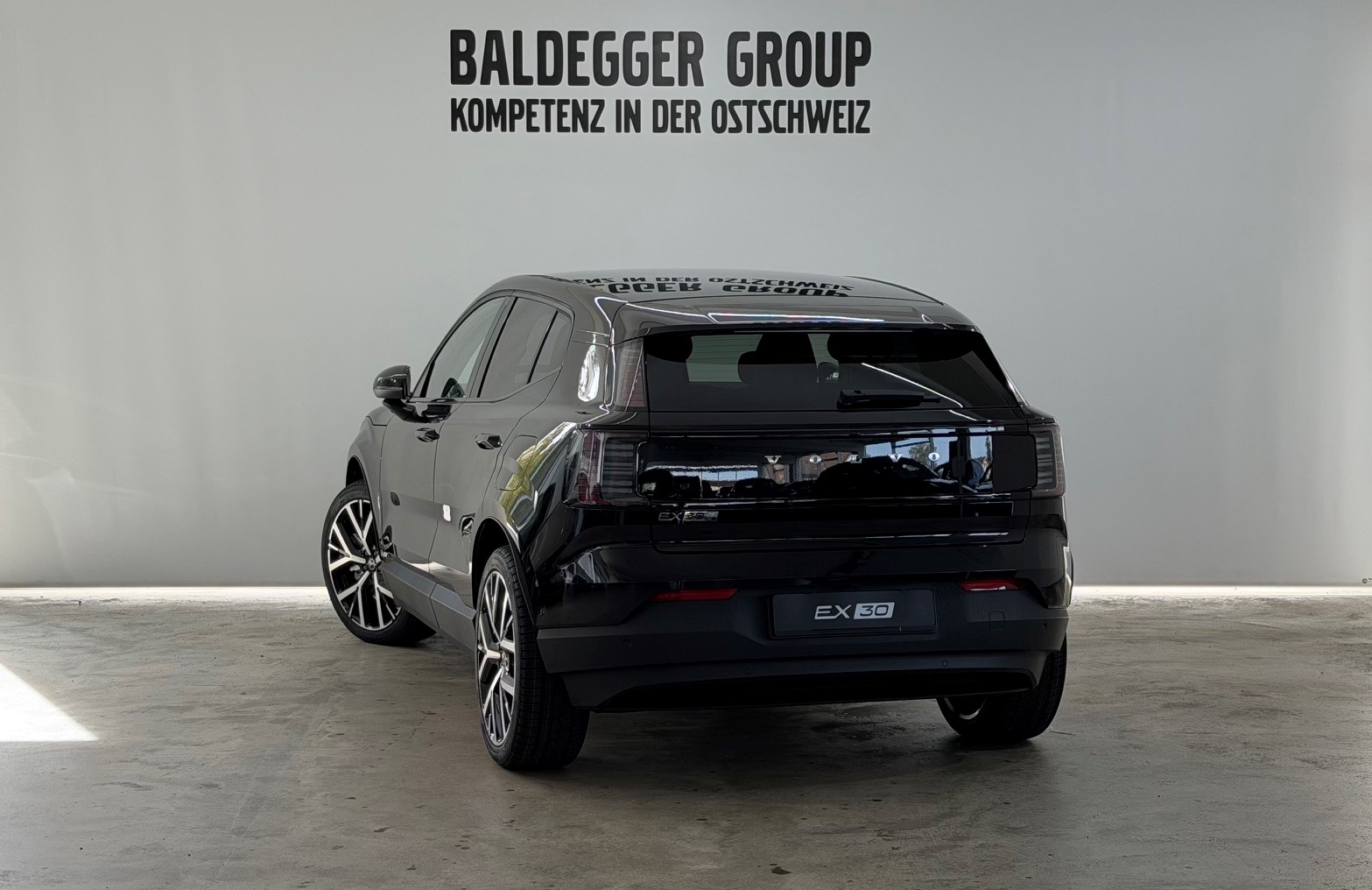 VOLVO EX 30 P8 Ultra AWD-image-1