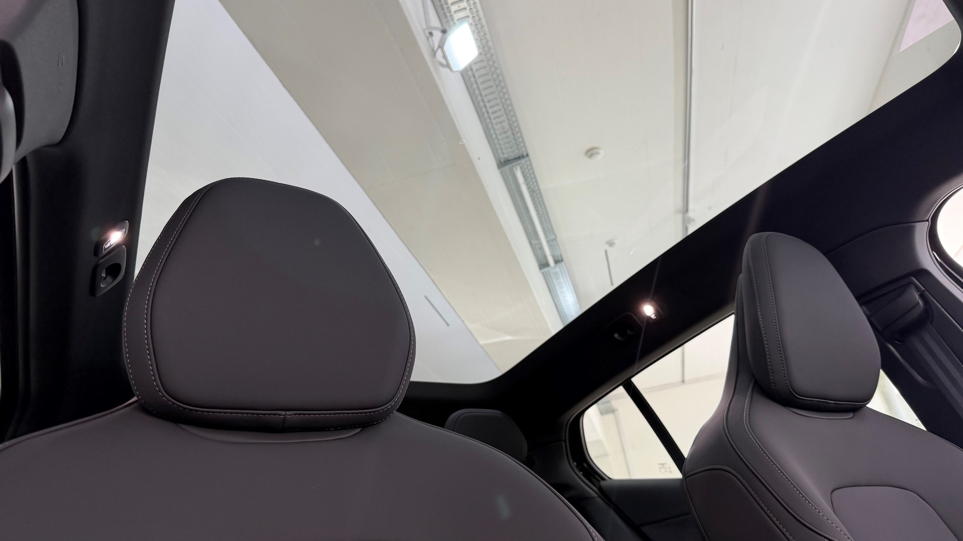 VOLVO EX 30 P8 Ultra AWD-image-13