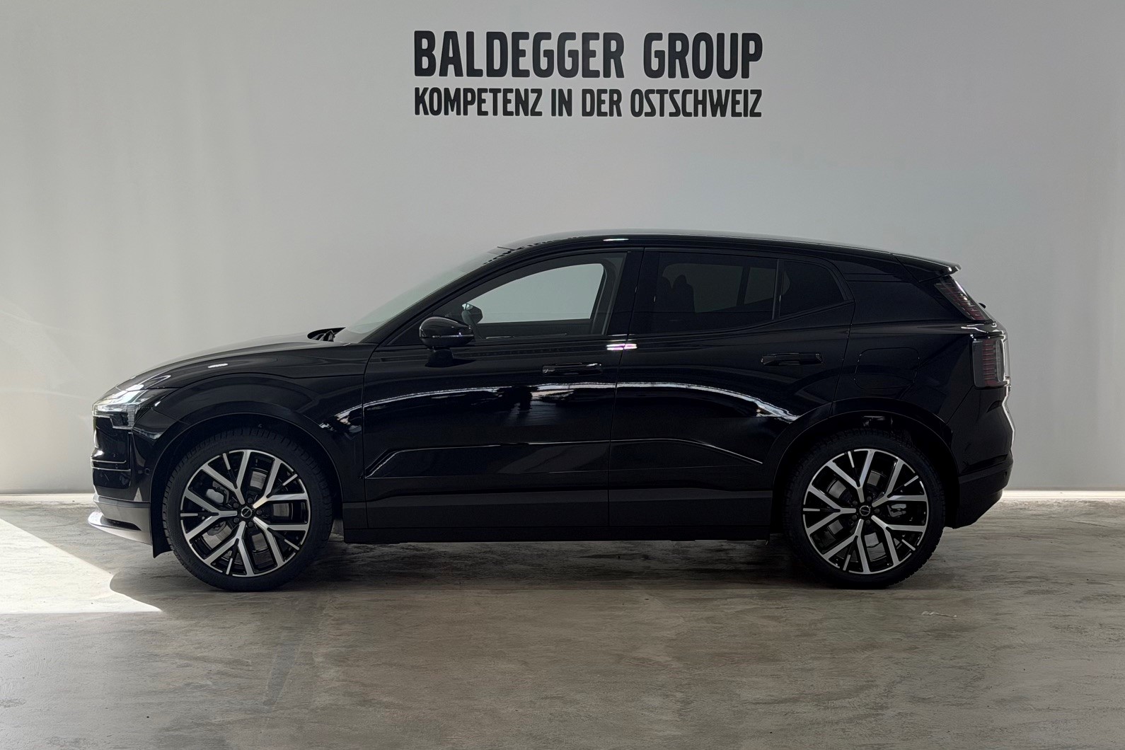 VOLVO EX 30 P8 Ultra AWD-image-2