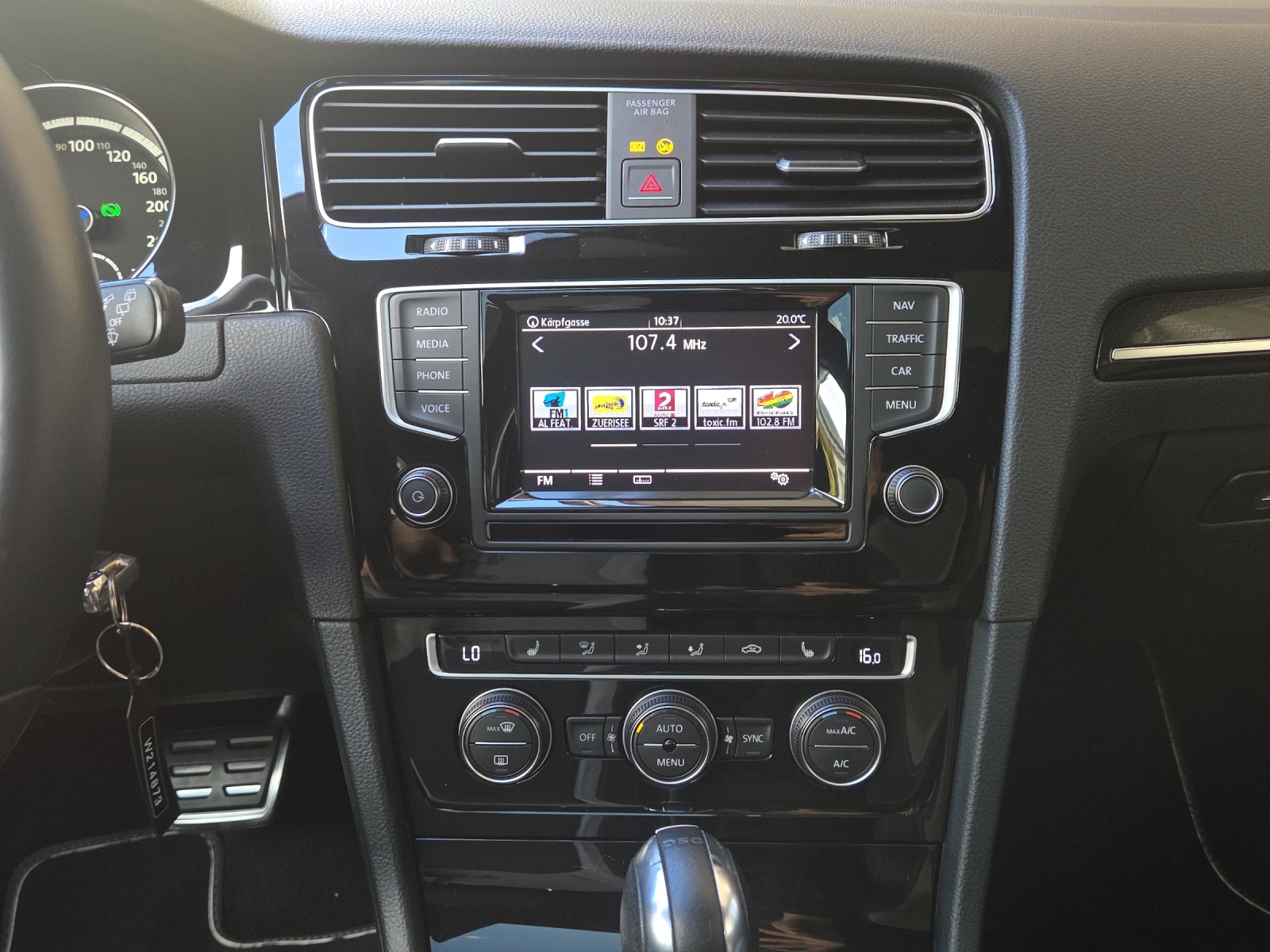 VW Golf 2.0 TSI R 4Motion DSG-image-13