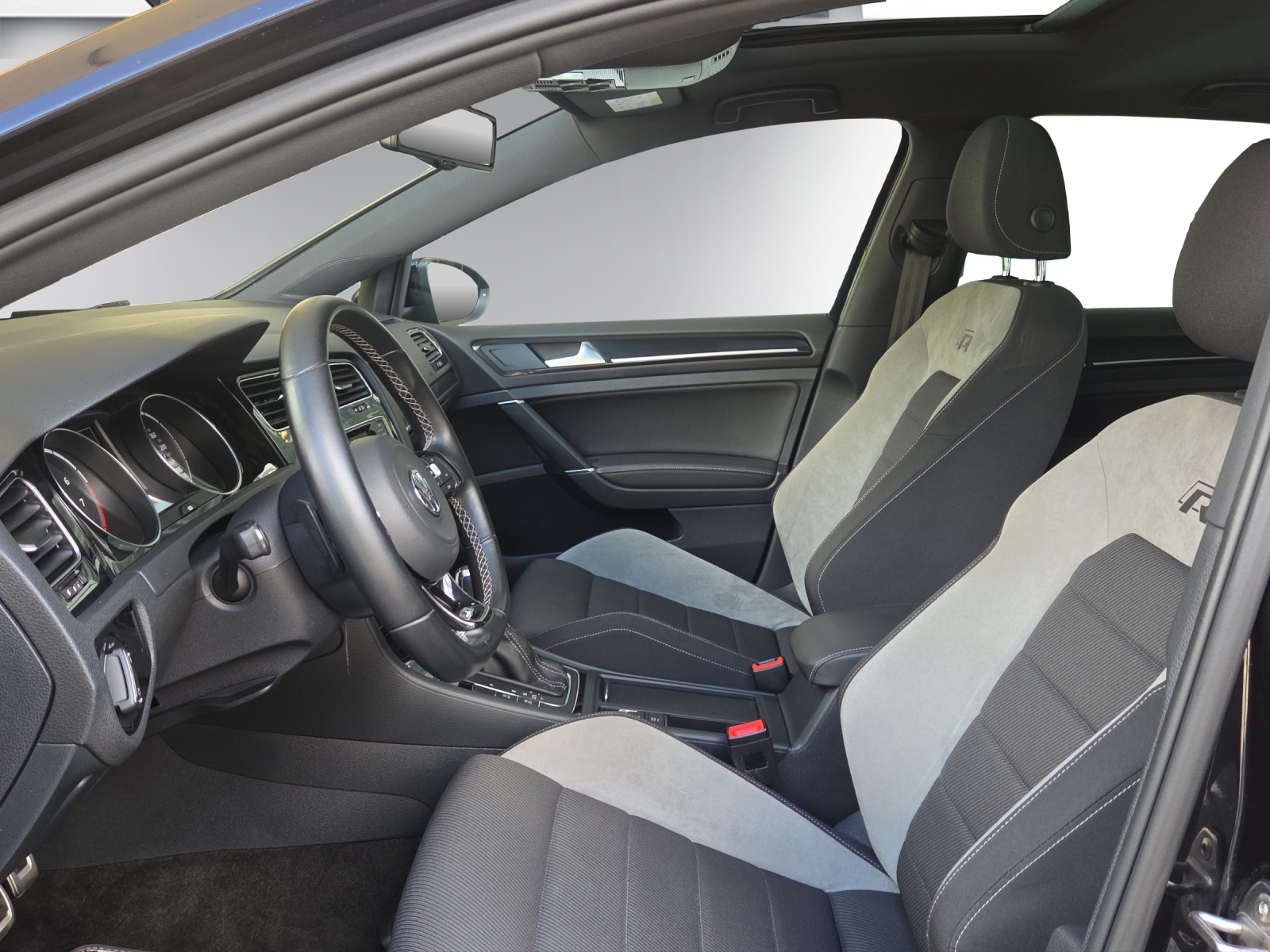 VW Golf 2.0 TSI R 4Motion DSG-image-10