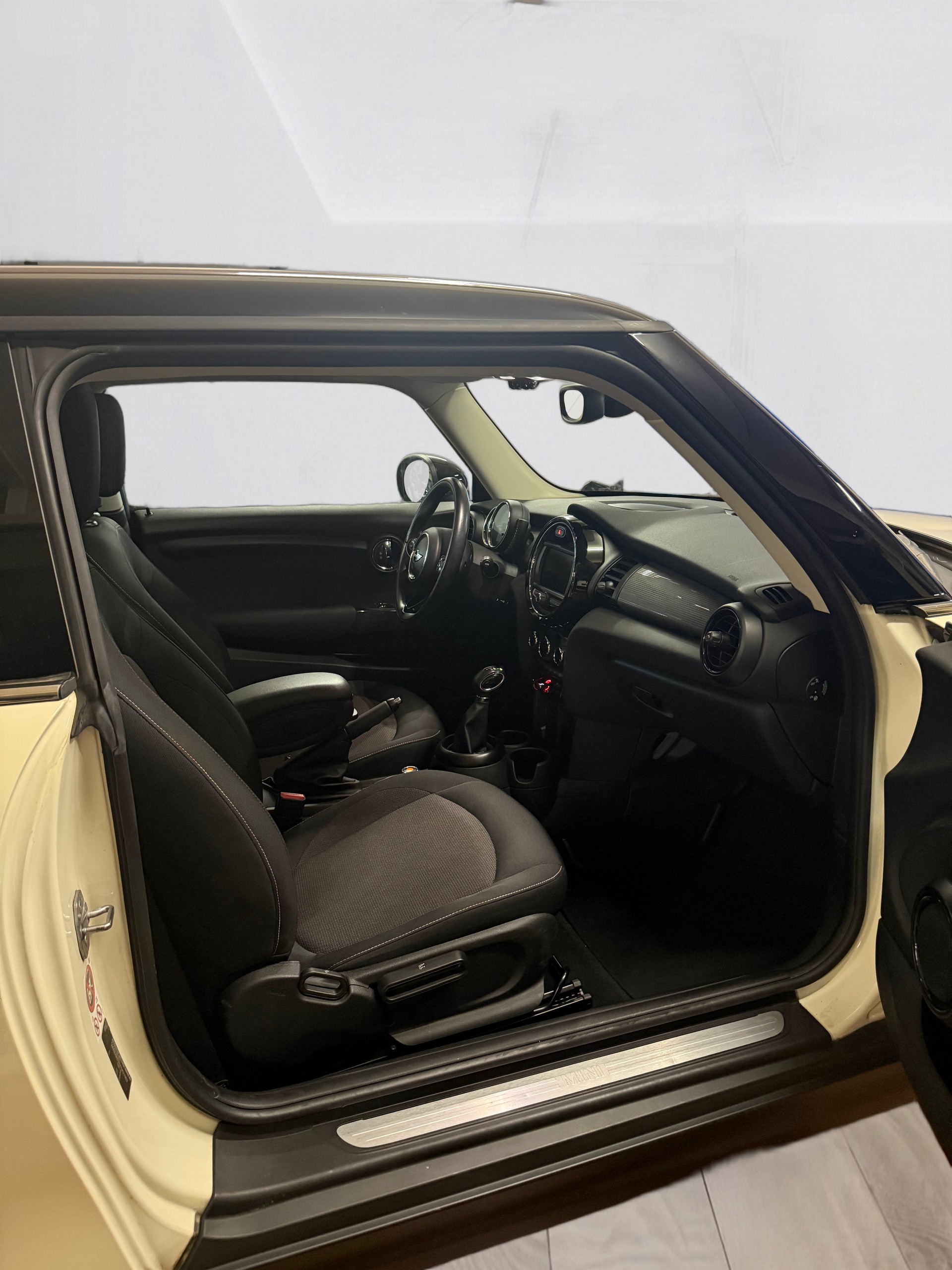MINI Cooper Steptronic-image-10