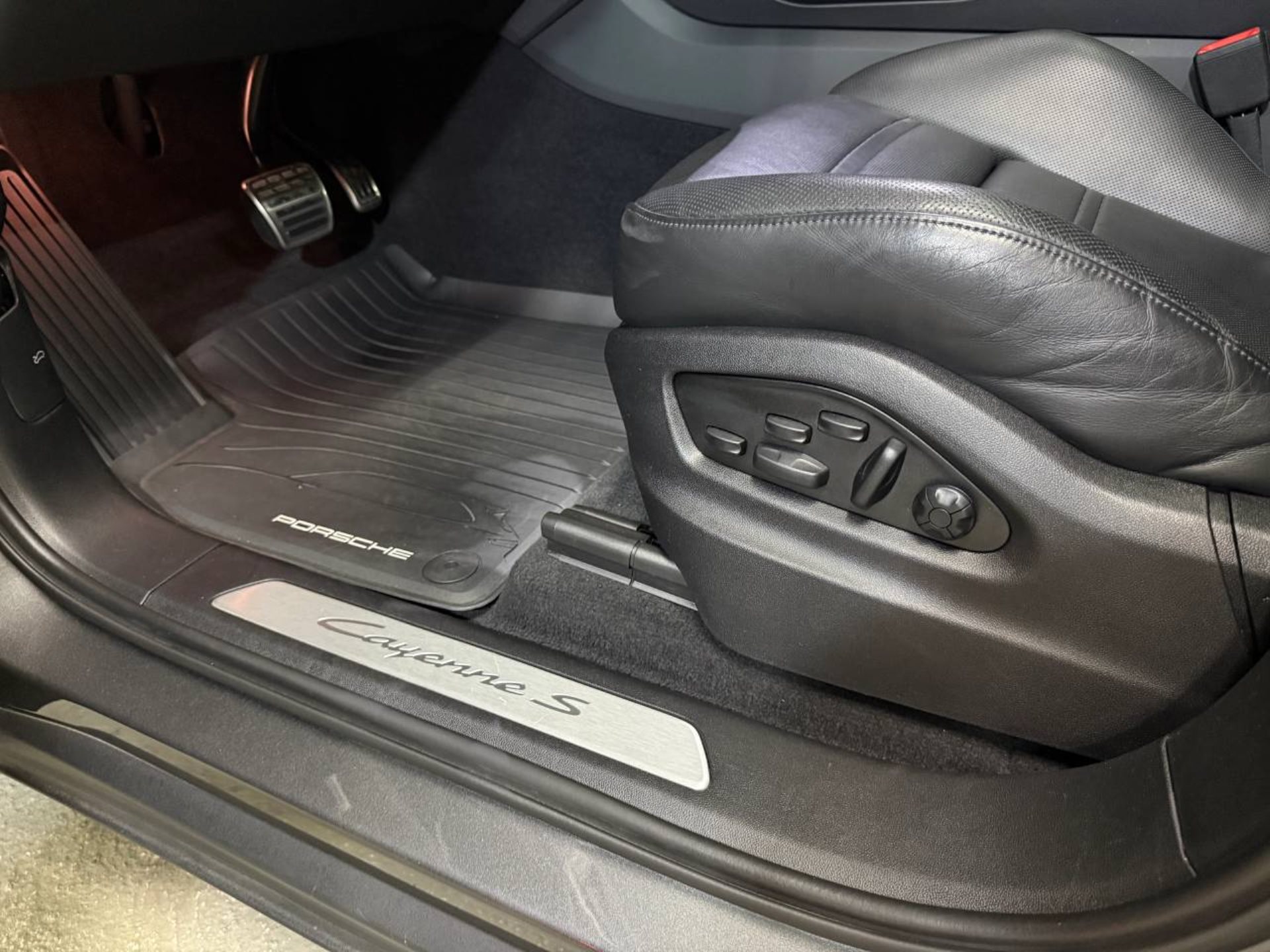 PORSCHE Cayenne S Coupe-image-26