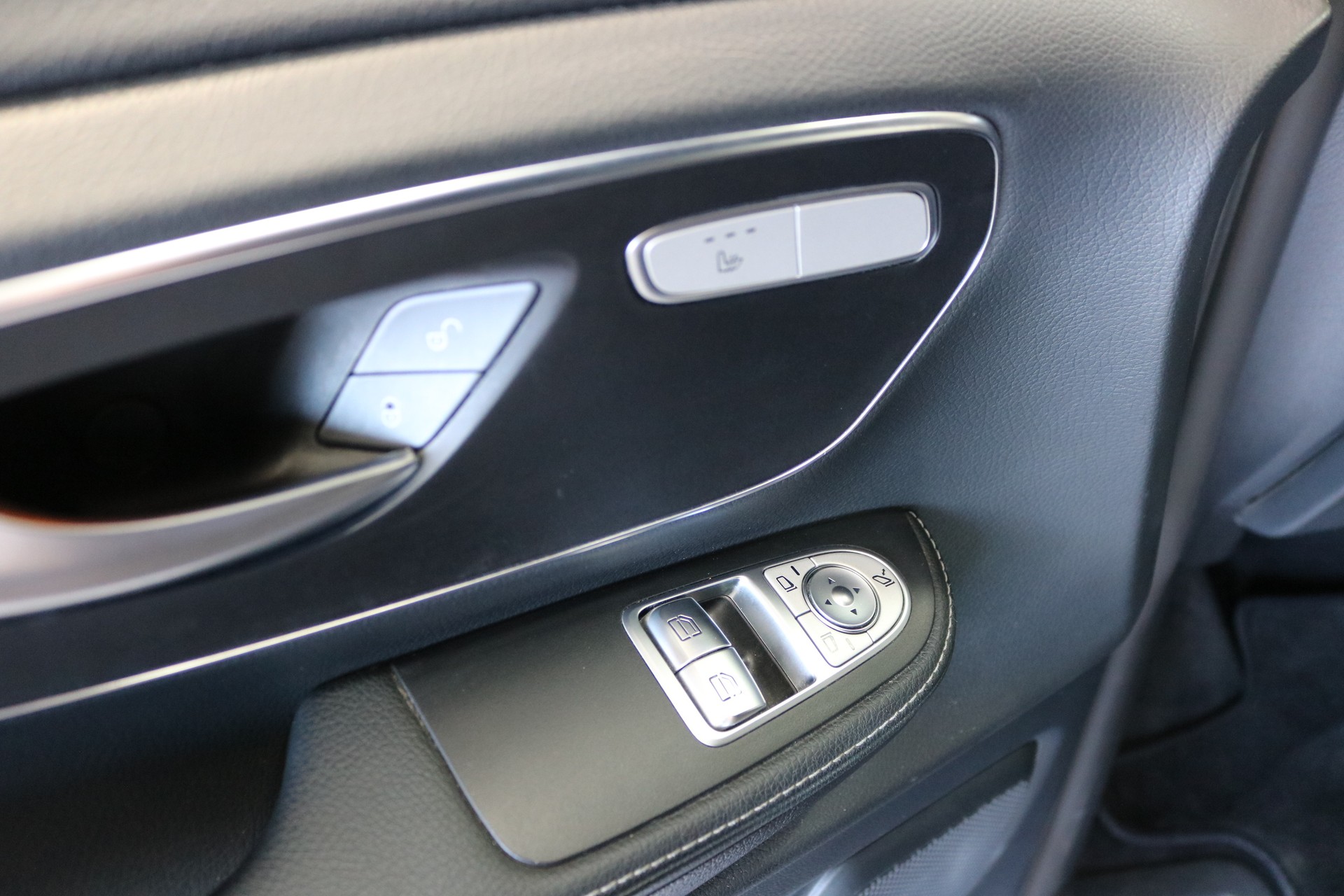 MERCEDES-BENZ V 250 d lang Avantgarde 4Matic G-Tronic-image-40
