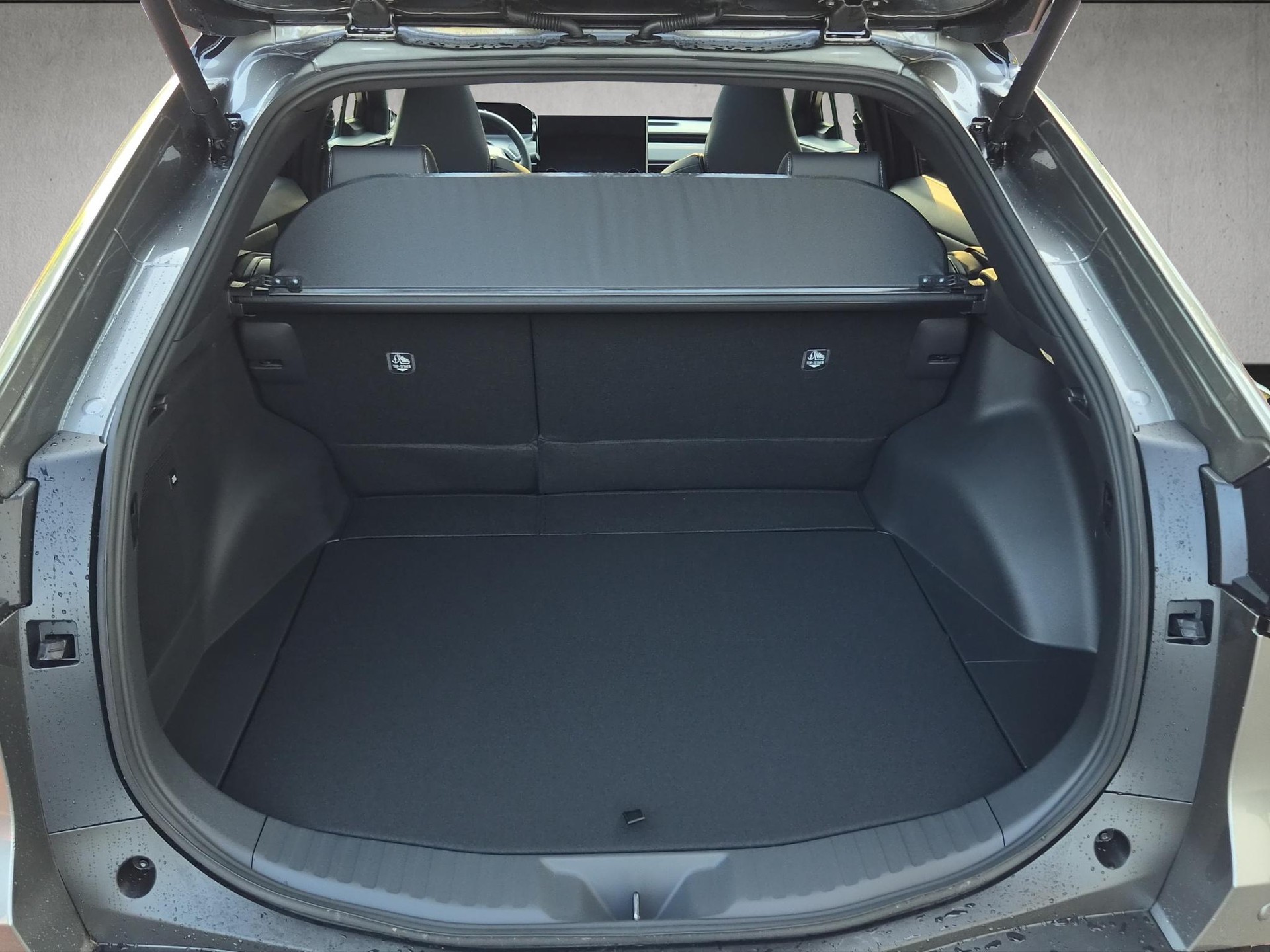 TOYOTA bZ4X Premium AWD-image-13