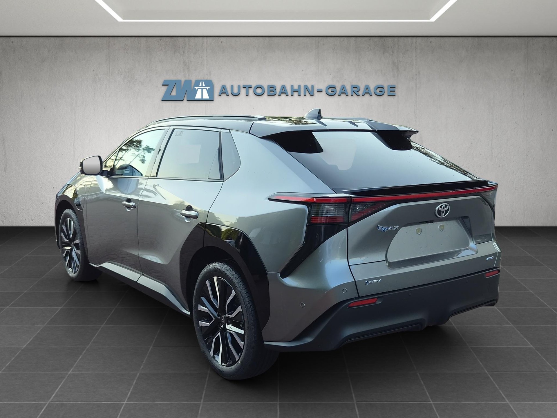 TOYOTA bZ4X Premium AWD-image-2
