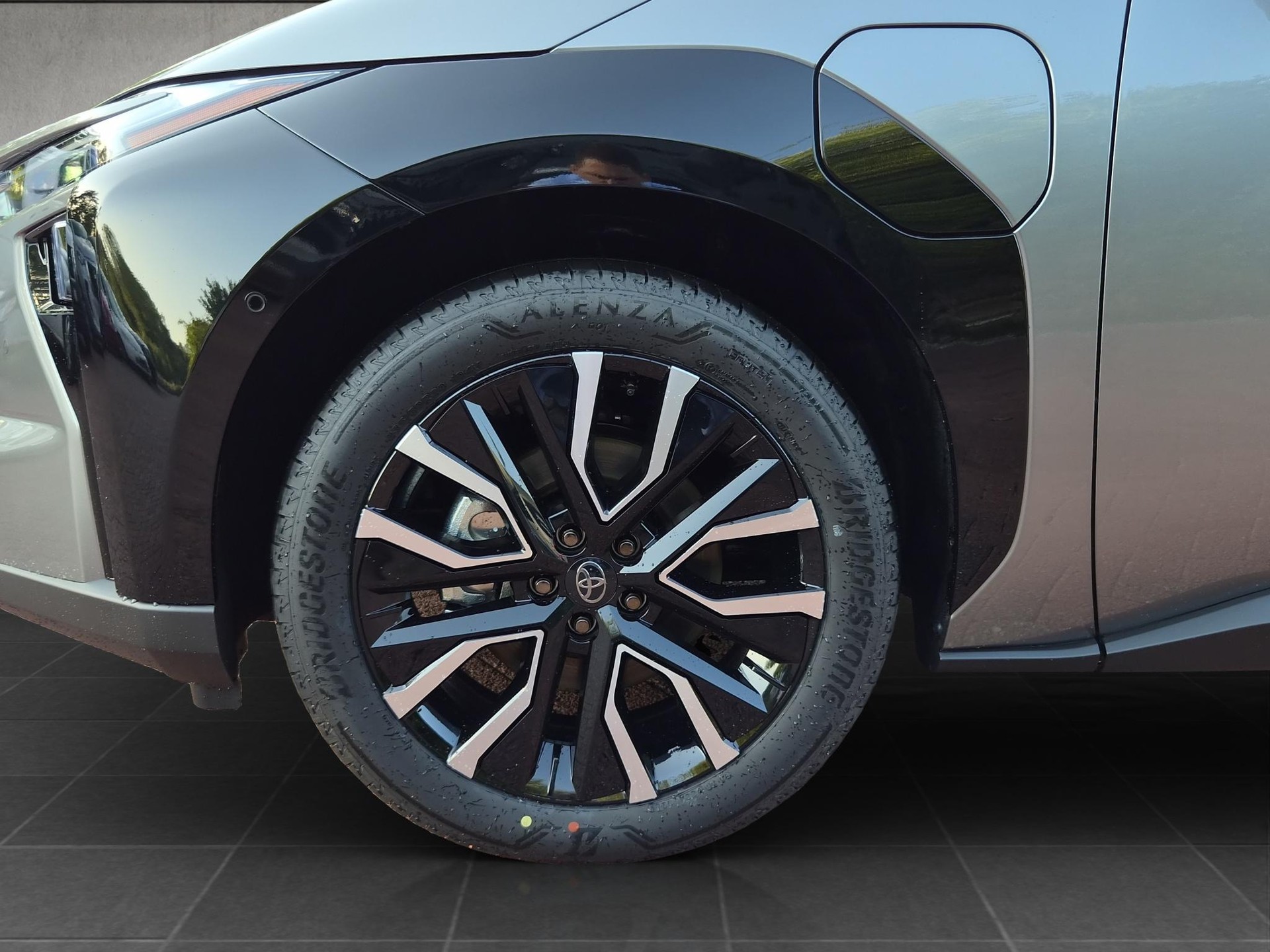 TOYOTA bZ4X Premium AWD-image-14