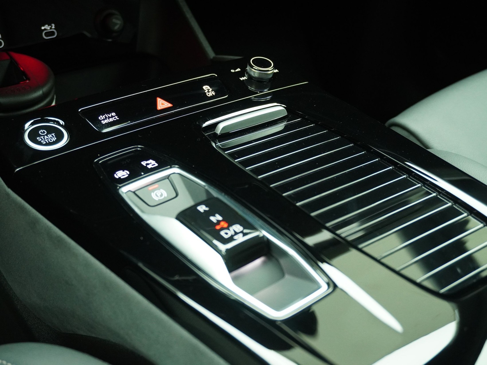 AUDI Q6 e-tron S line quattro **Audi Werksgarantie bis 01/2031**-image-20