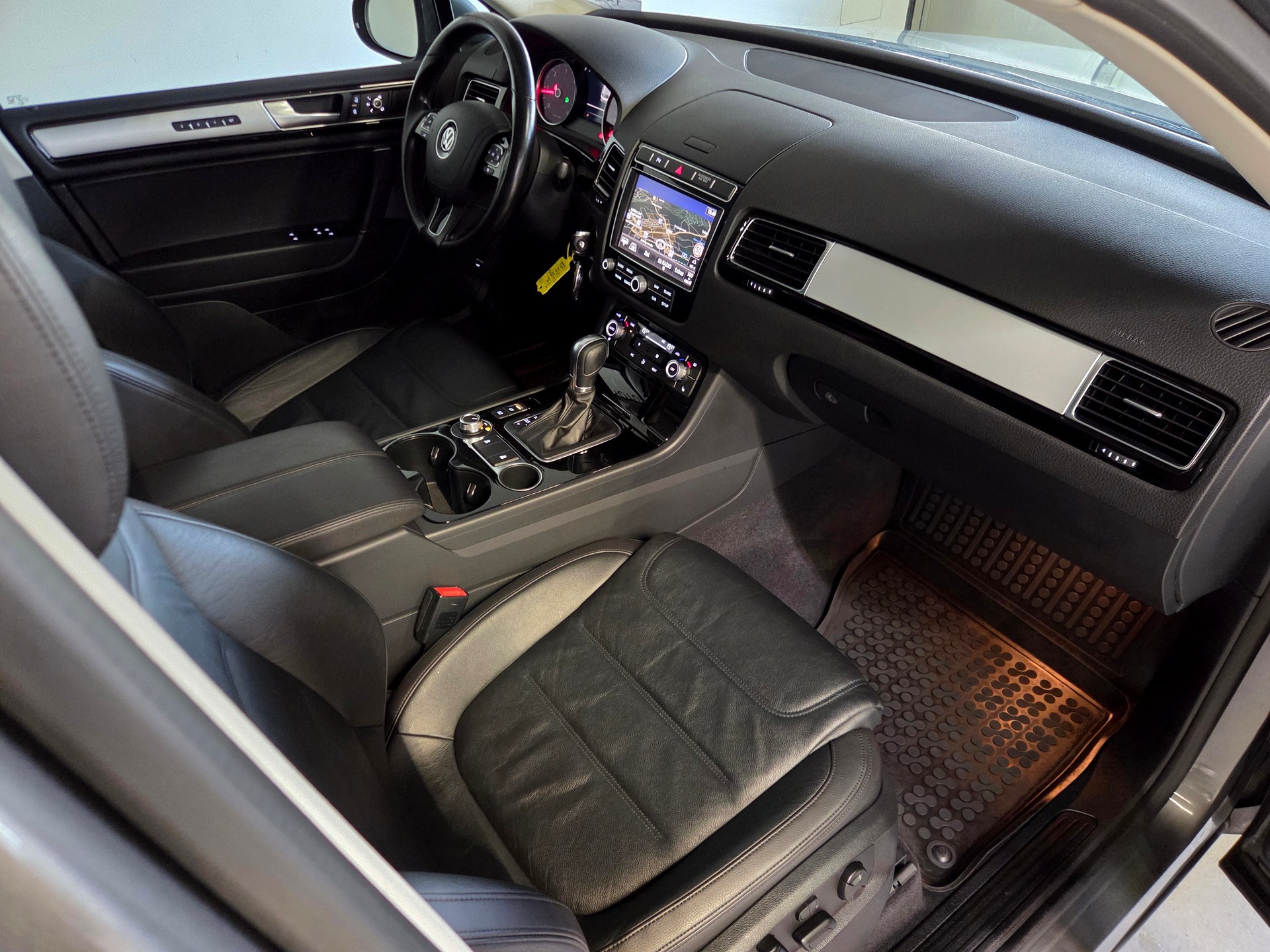 VW Touareg 3.0 V6 TDI 262 BMT TT 4Xm-image-17