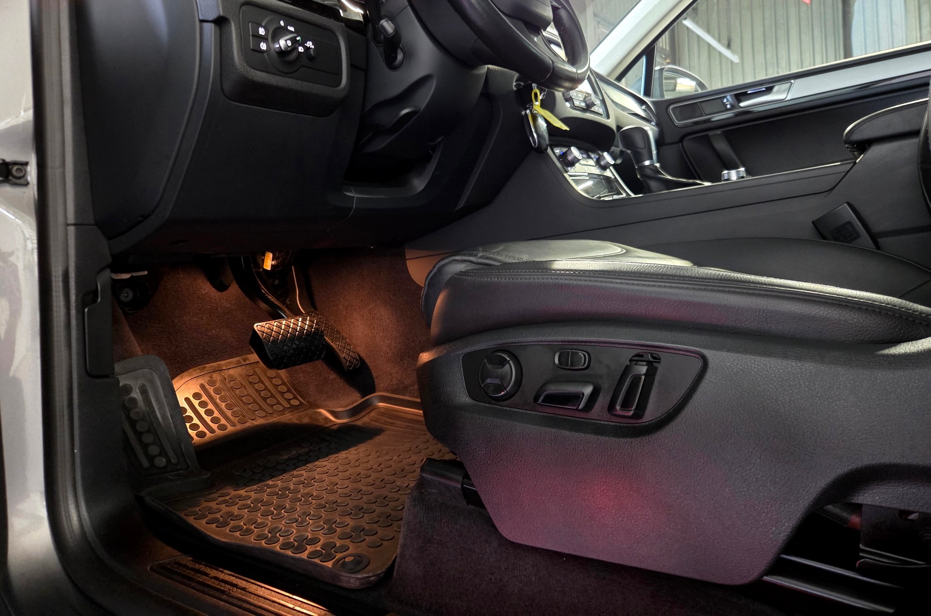 VW Touareg 3.0 V6 TDI 262 BMT TT 4Xm-image-7