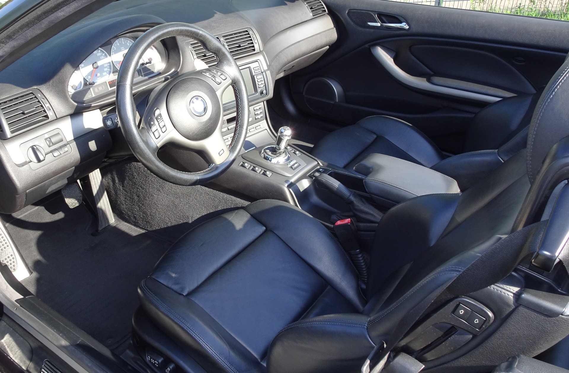BMW M3-image-3