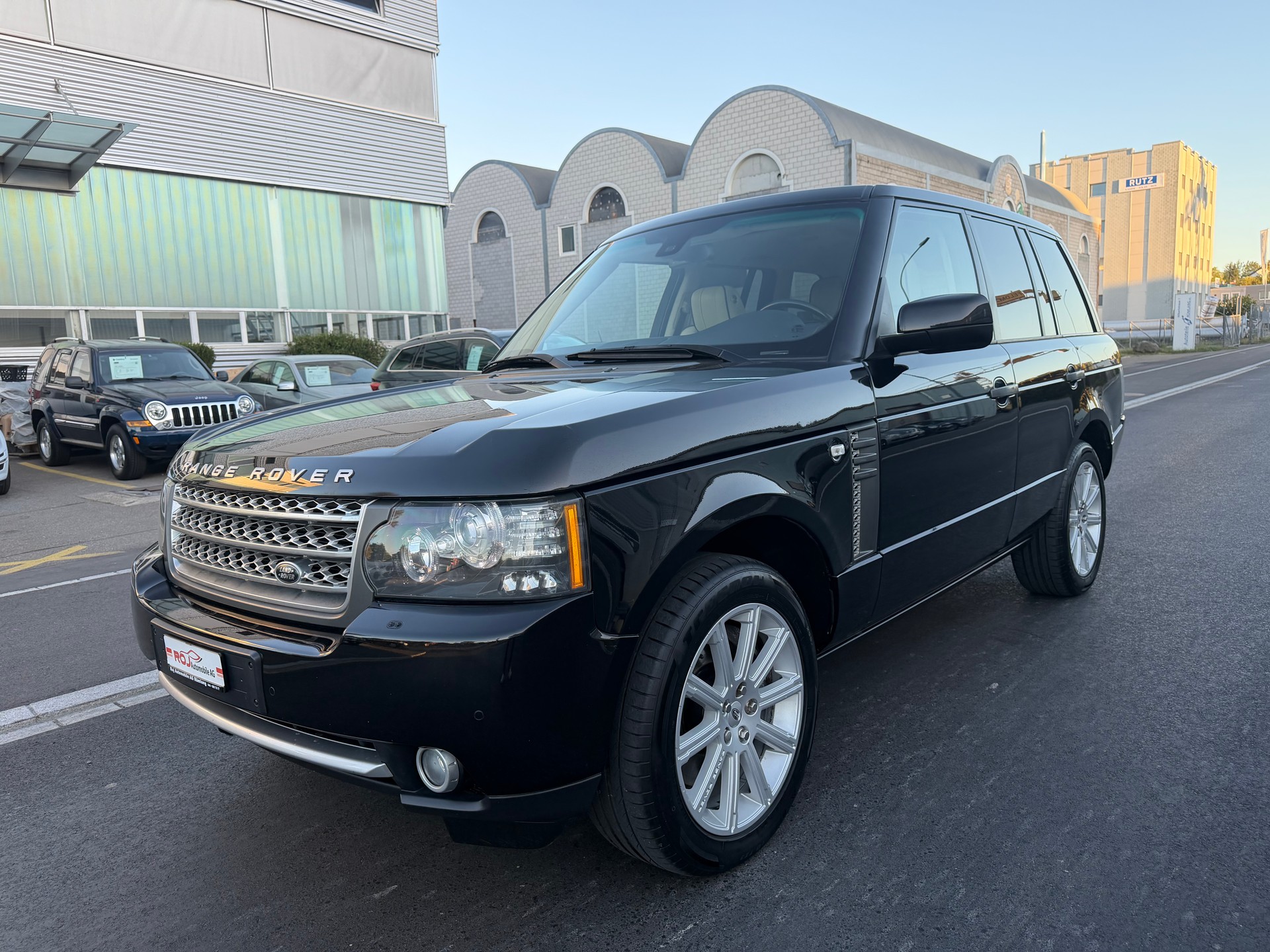 LAND ROVER Range Rover 4.4 TDV8 Vogue Automatic-image-1