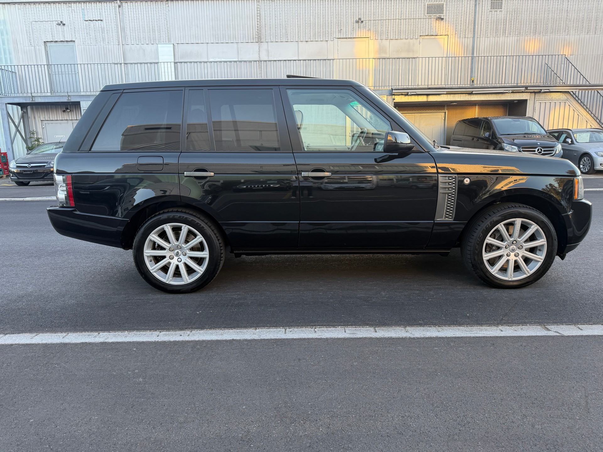 LAND ROVER Range Rover 4.4 TDV8 Vogue Automatic-image-4