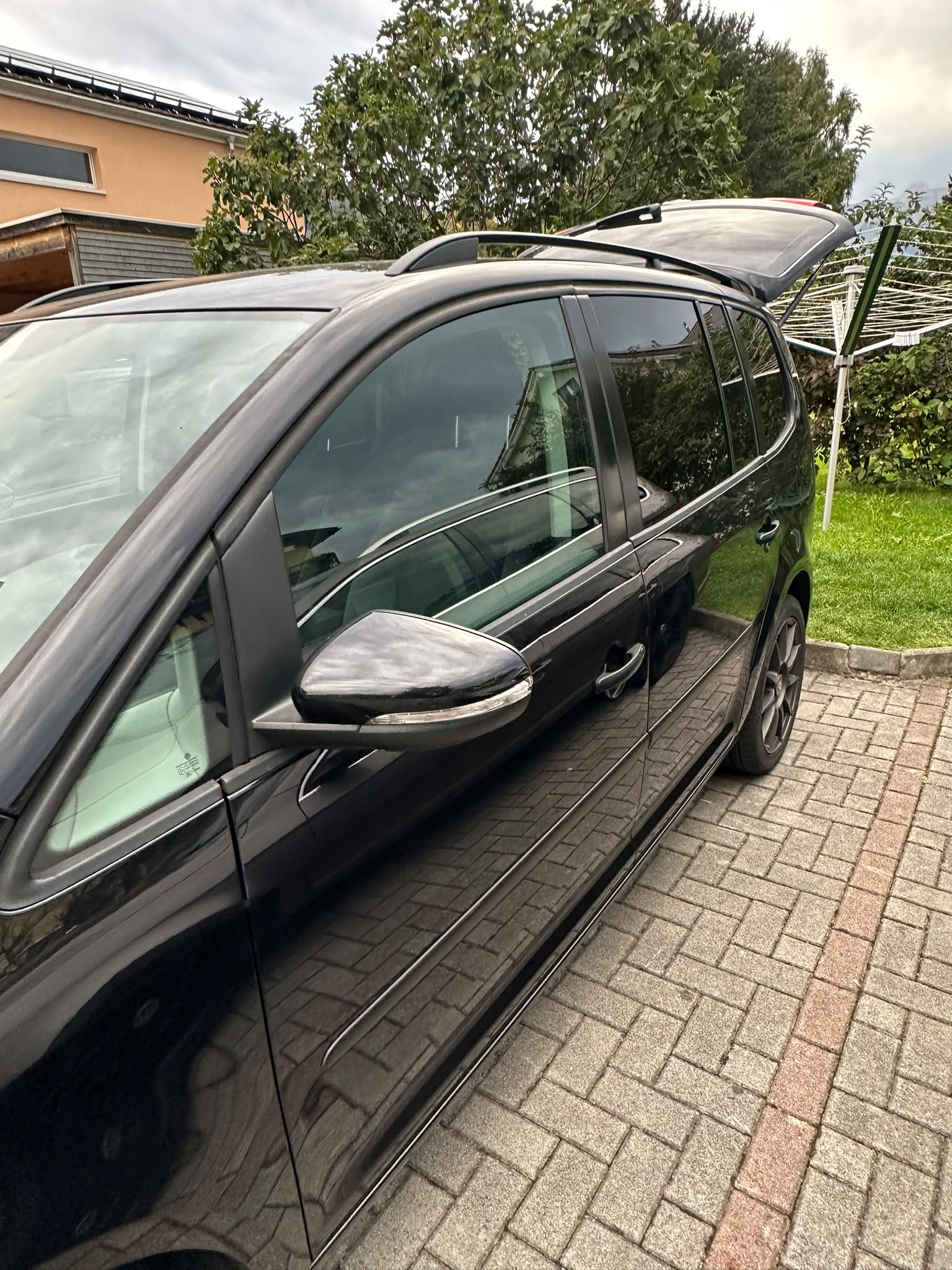 VW Touran 1.6 TDI Trendline DSG-image-14