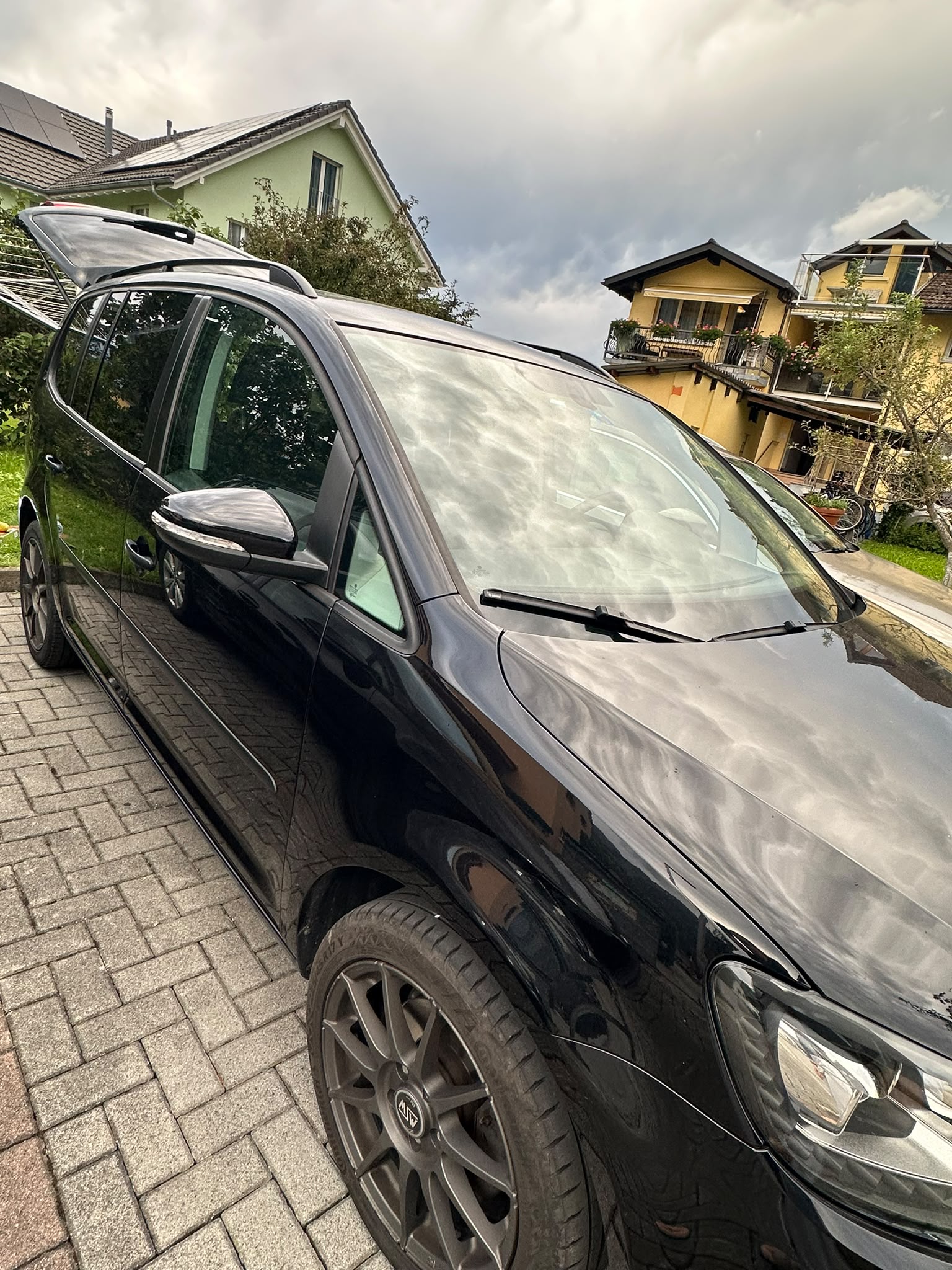 VW Touran 1.6 TDI Trendline DSG-image-11