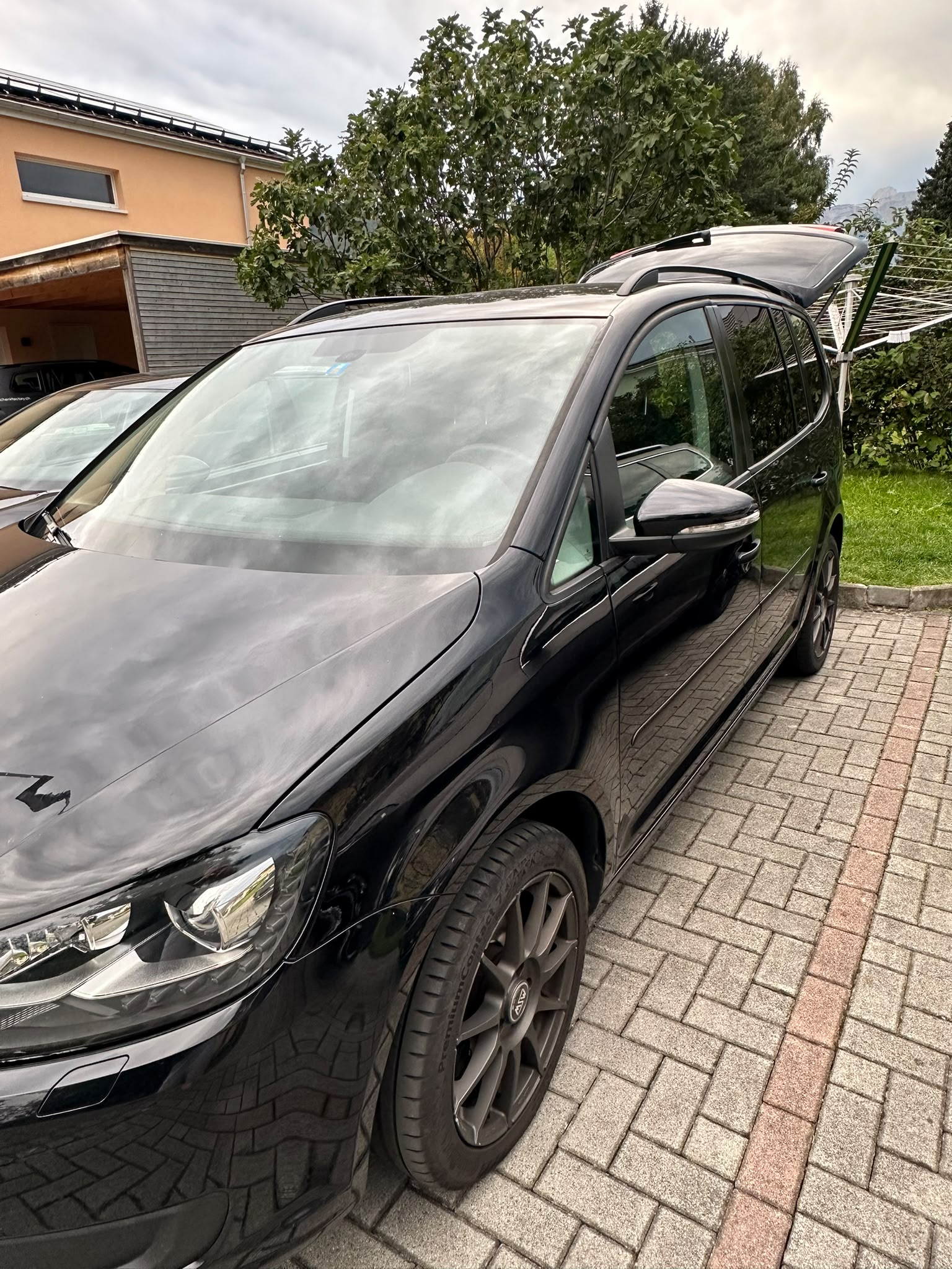 VW Touran 1.6 TDI Trendline DSG-image-12