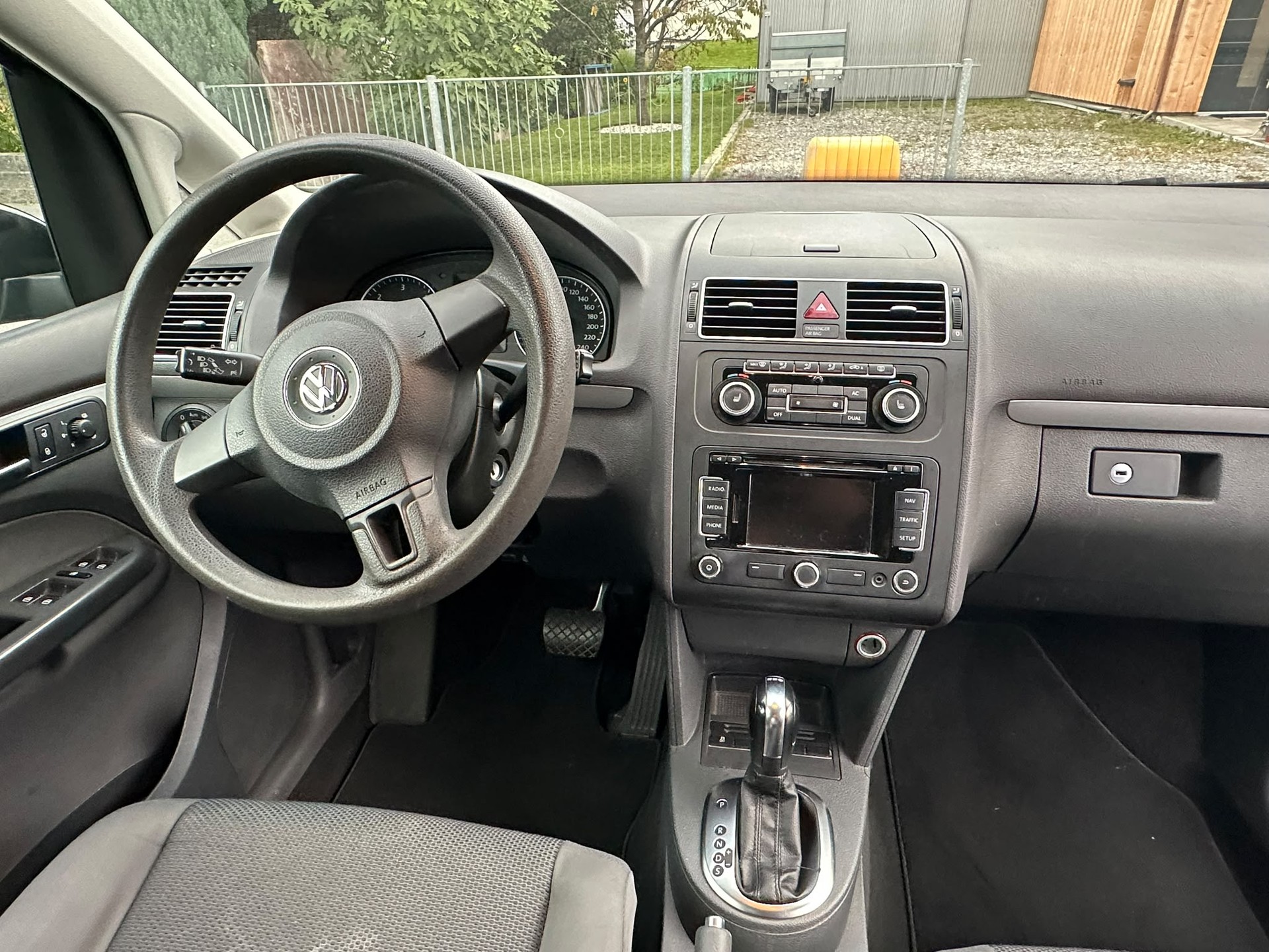 VW Touran 1.6 TDI Trendline DSG-image-5