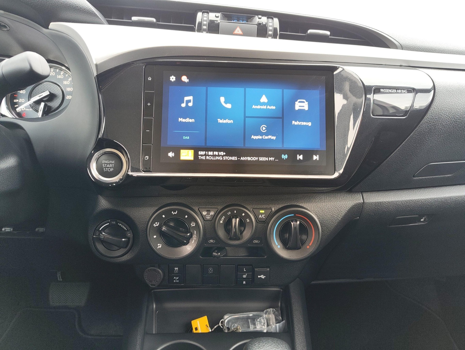 TOYOTA Hilux Double Cab.-Pick-up 2.4 D-4D 150 Comfort-image-15