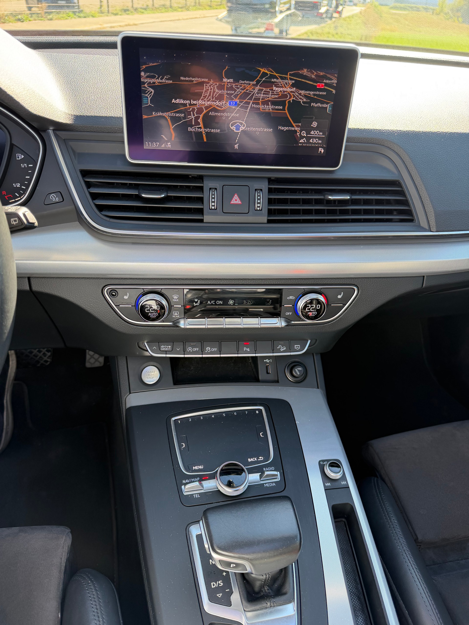 AUDI Q5 2.0 TDI sport quattro-image-22