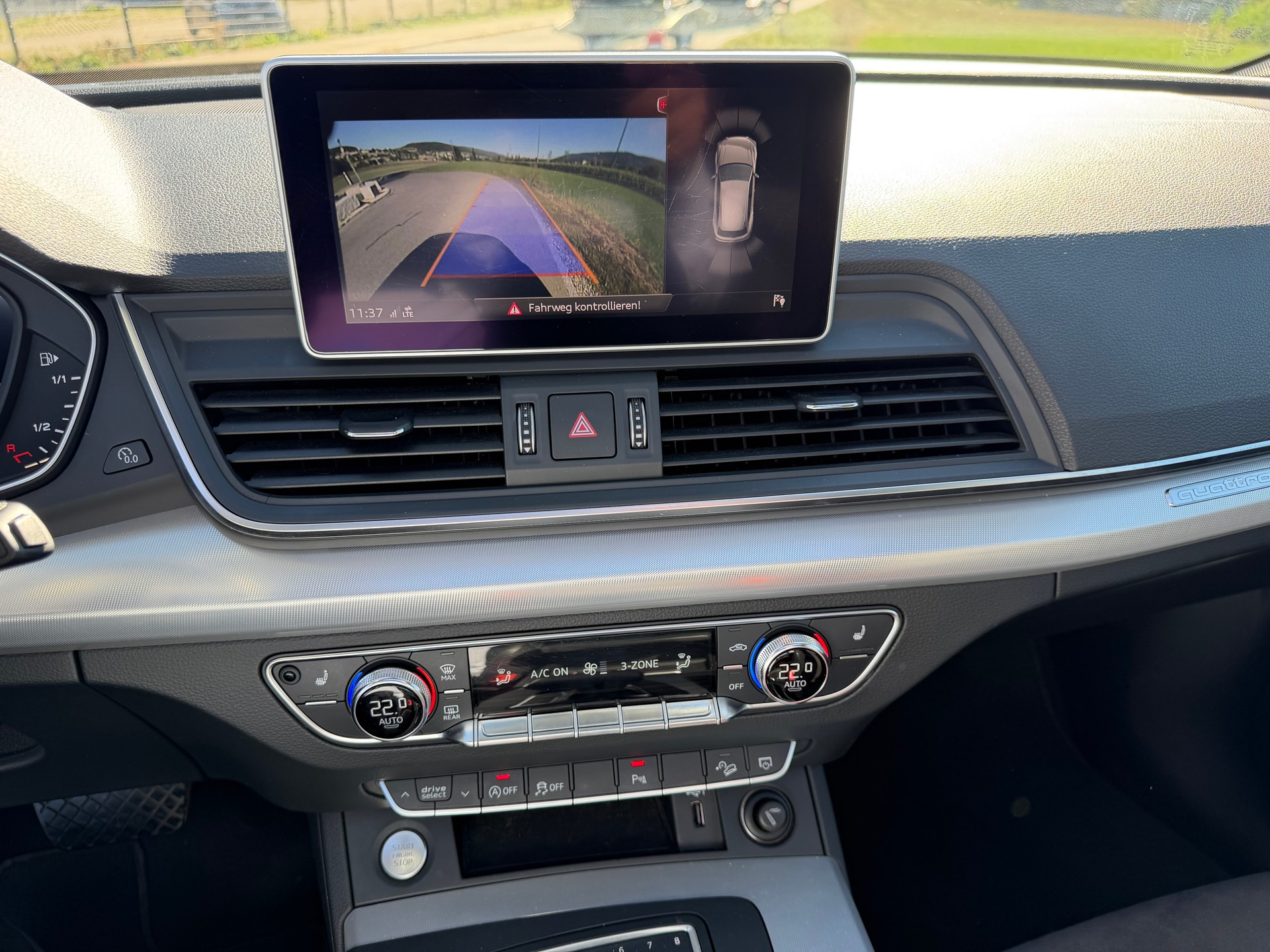 AUDI Q5 2.0 TDI sport quattro-image-21