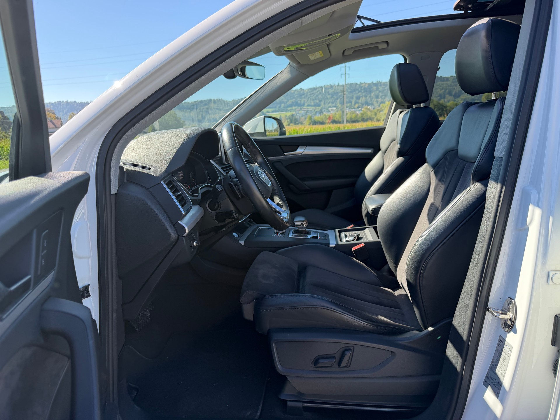 AUDI Q5 2.0 TDI sport quattro-image-27