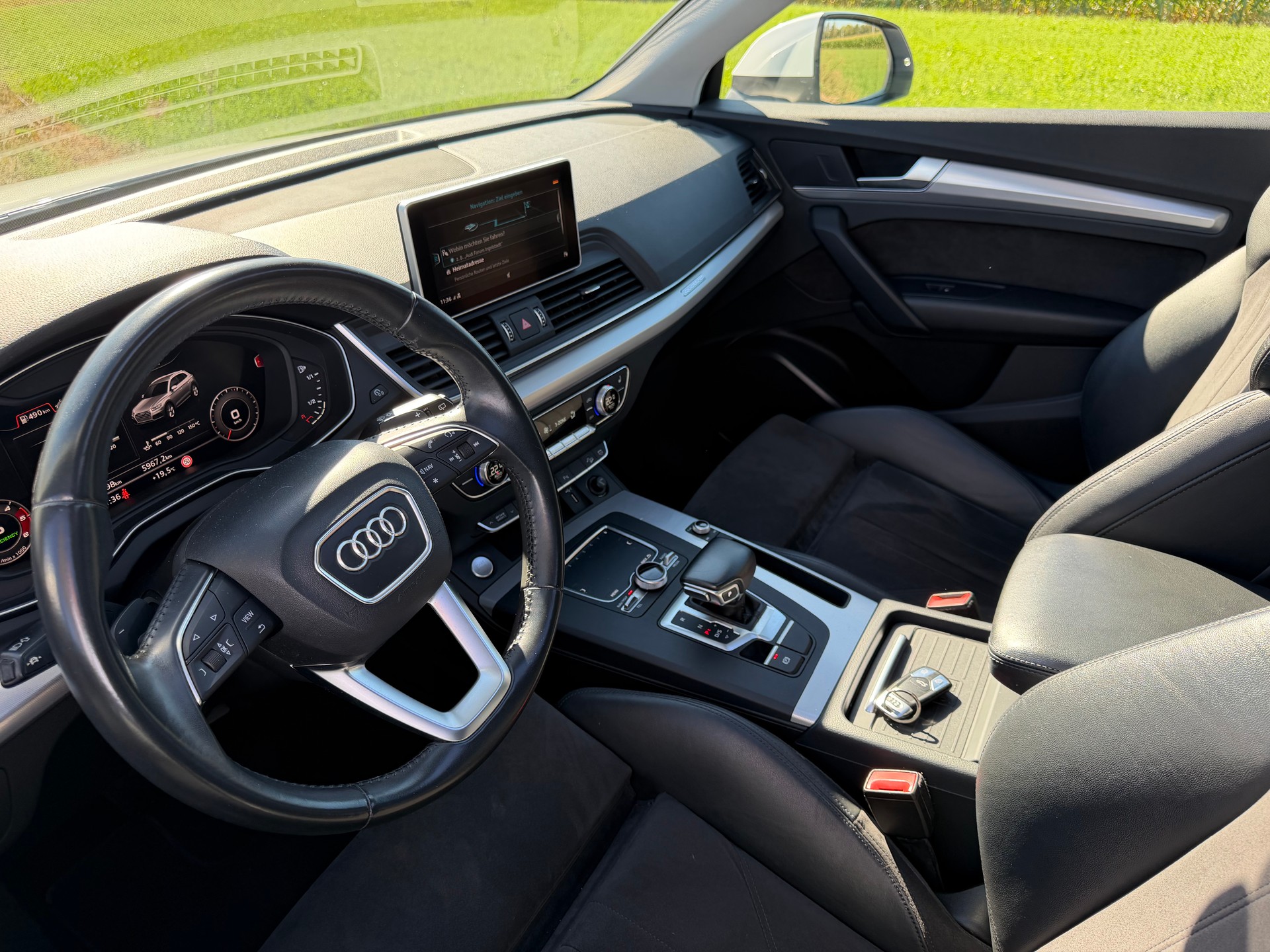 AUDI Q5 2.0 TDI sport quattro-image-19