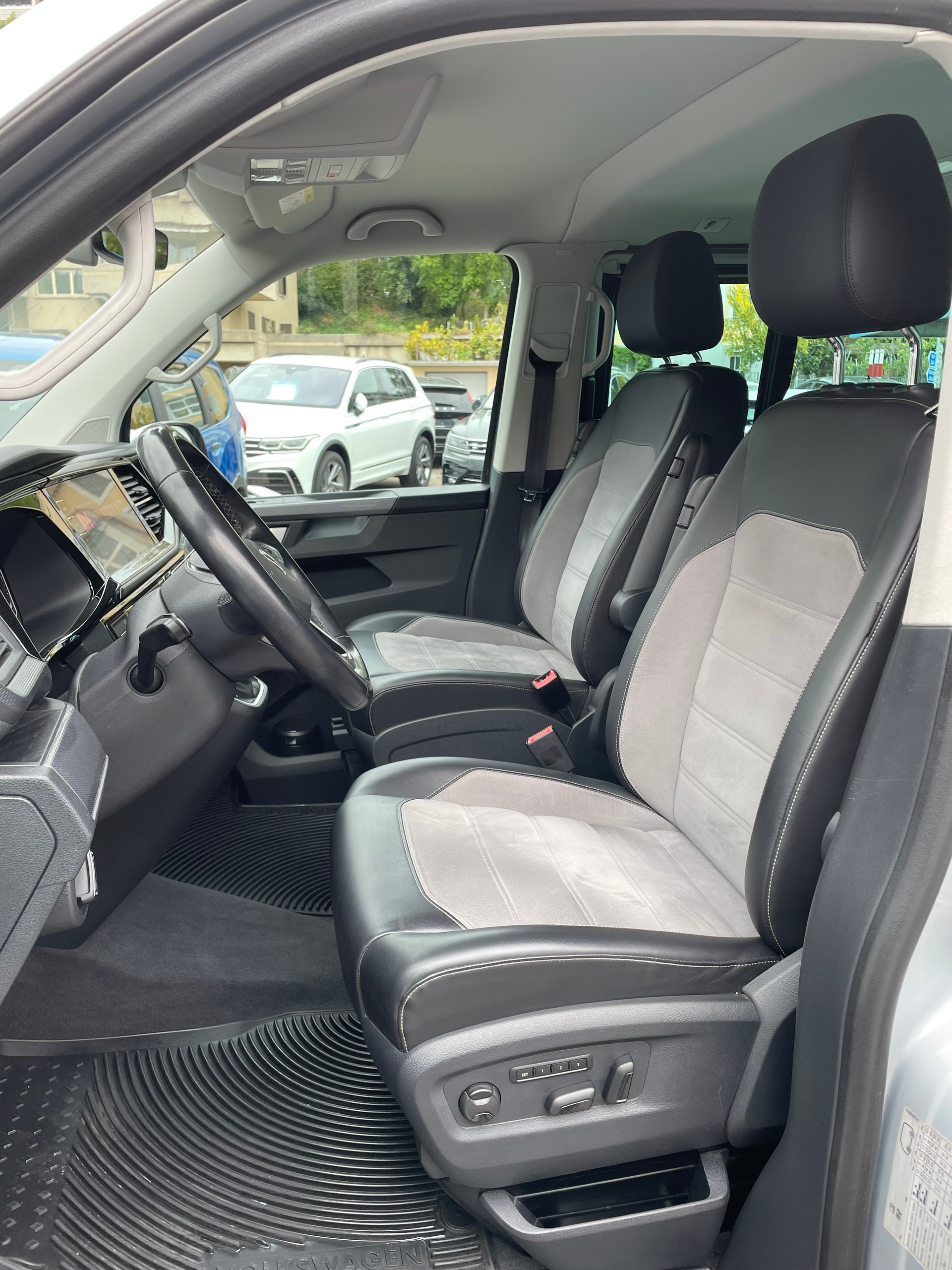 VW T6.1 Multivan 2.0 TDI Highline Liberty DSG-image-7