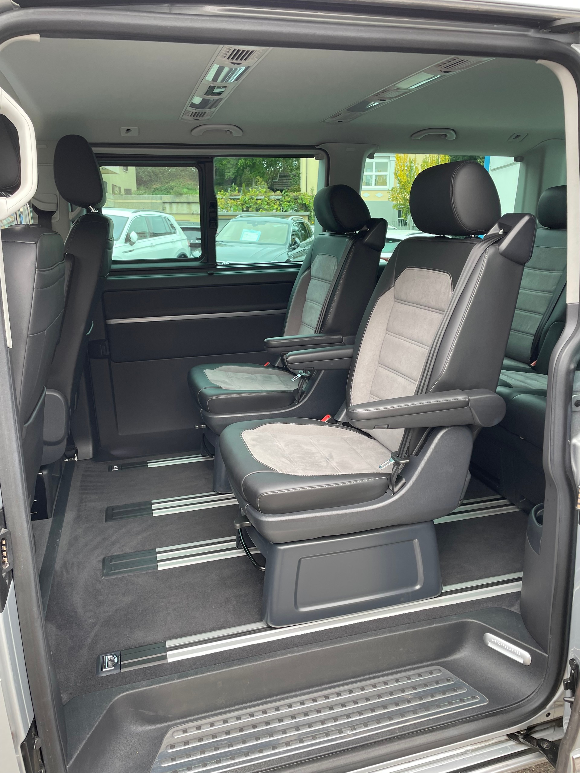 VW T6.1 Multivan 2.0 TDI Highline Liberty DSG-image-9