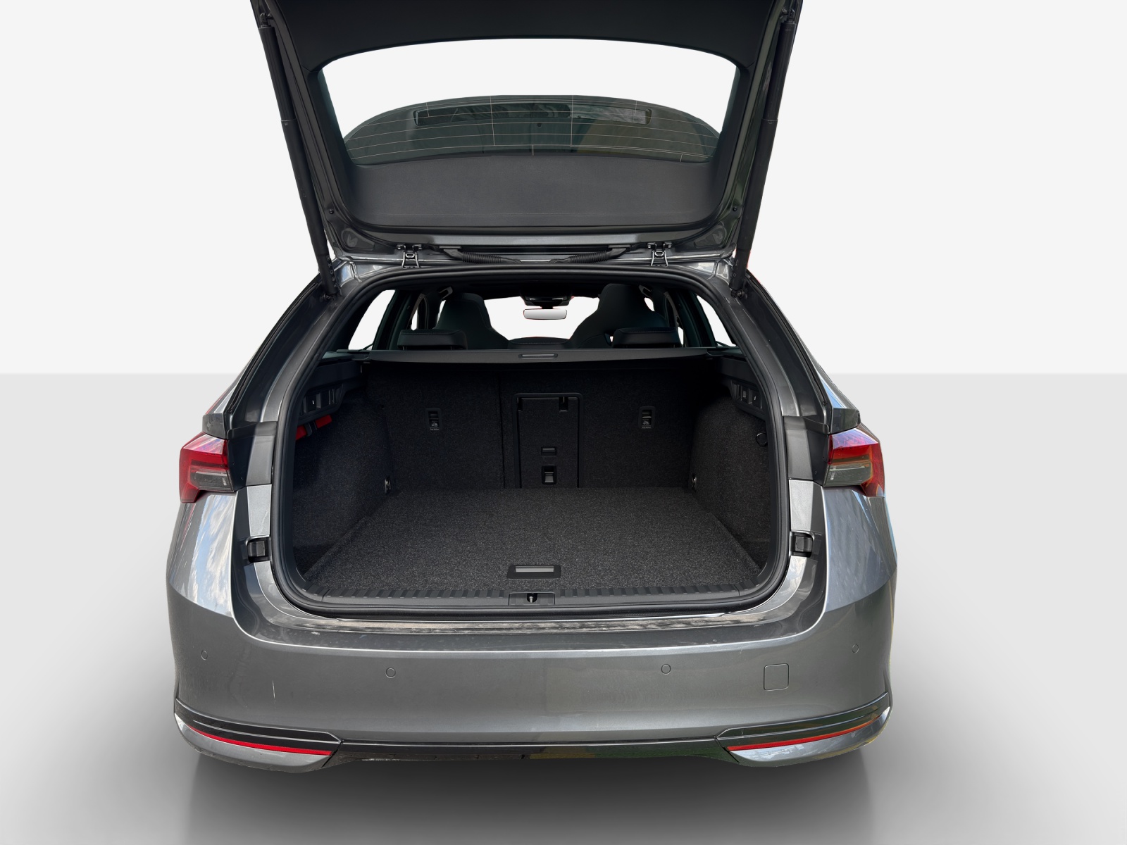 SKODA Octavia Combi 1.5 TSI mHEV DSG Sport Line-image-12