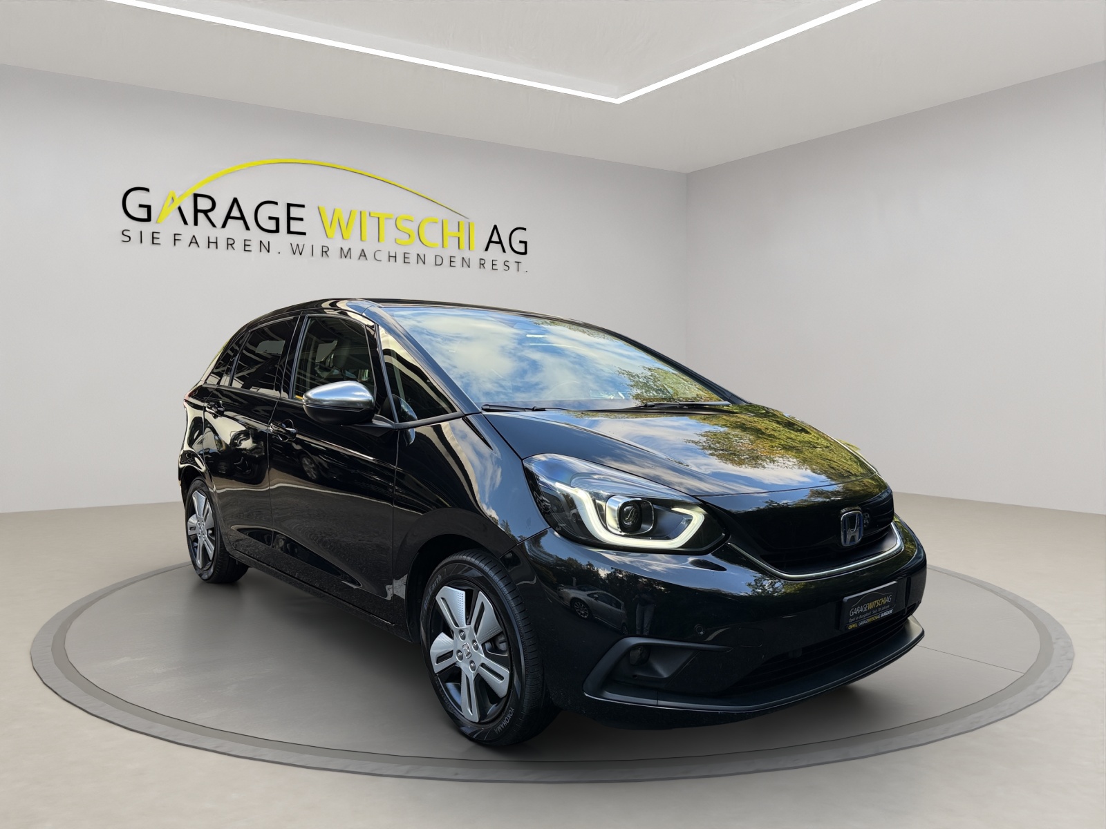 HONDA Jazz 1.5 i-MMD Executive-showroom-element-3