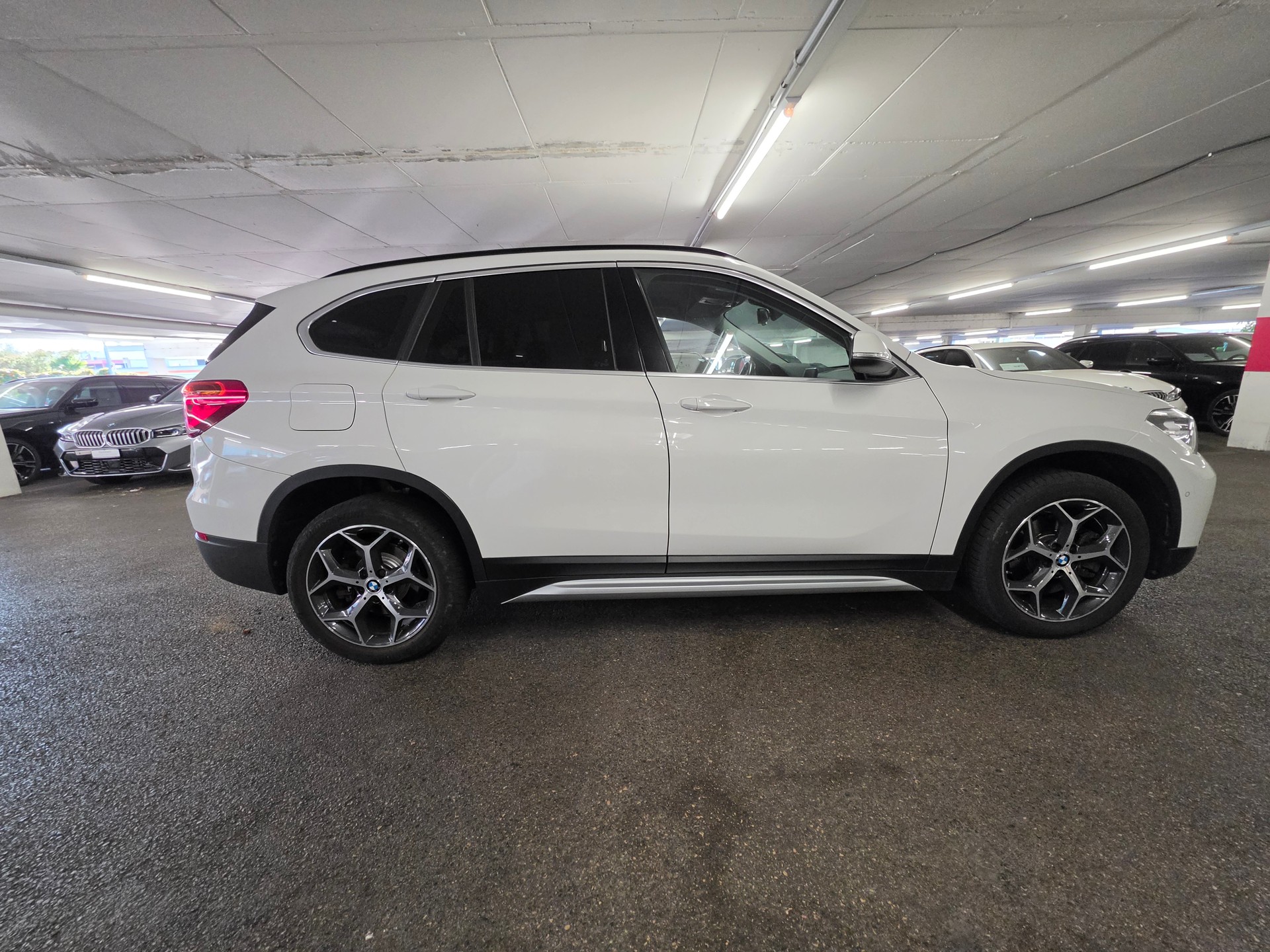 BMW X1 xDrive 20i Sport Line Steptronic-image-1
