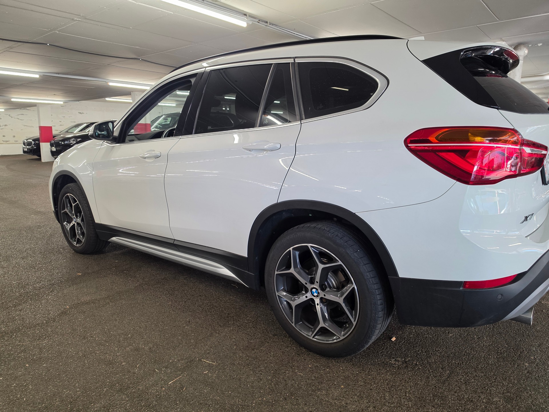 BMW X1 xDrive 20i Sport Line Steptronic-image-5
