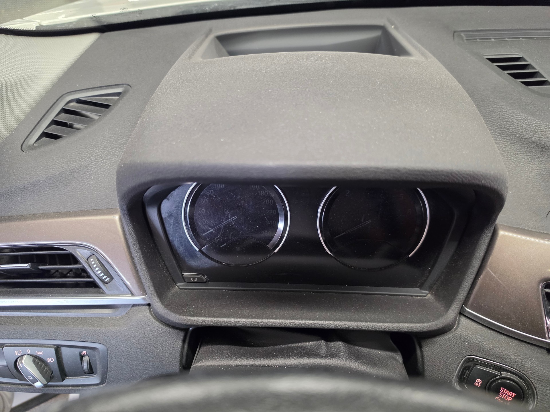 BMW X1 xDrive 20i Sport Line Steptronic-image-8