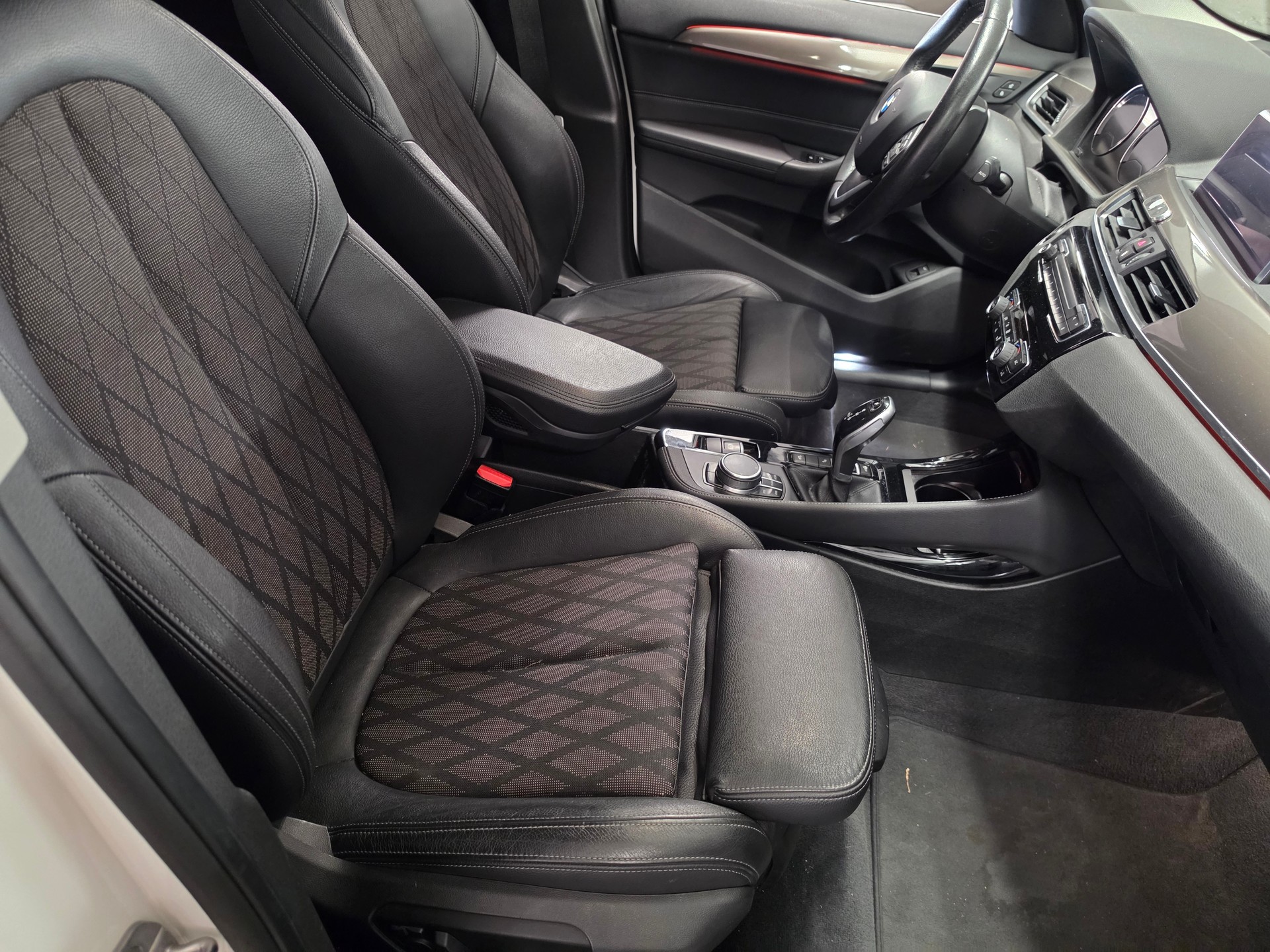 BMW X1 xDrive 20i Sport Line Steptronic-image-7